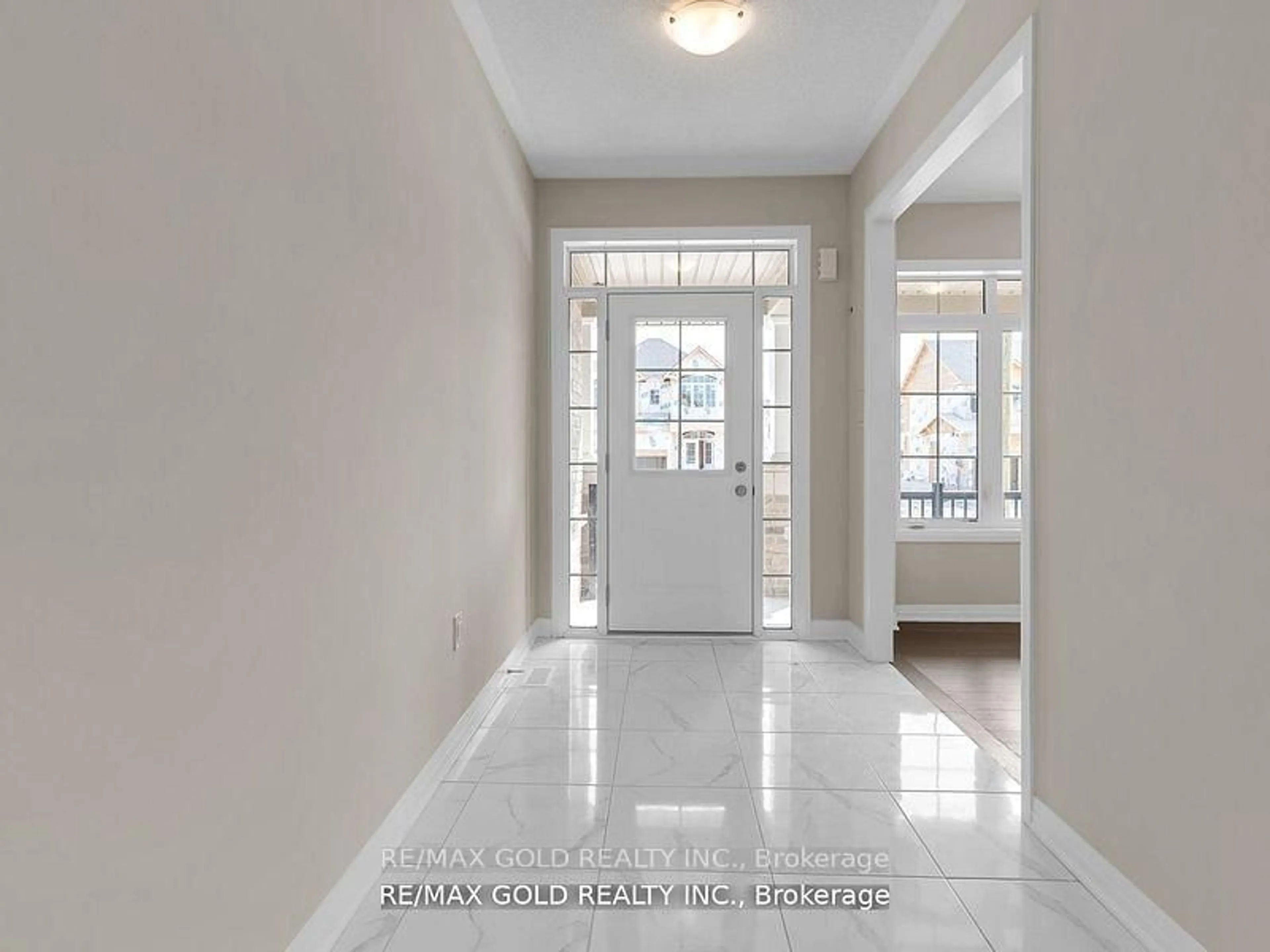 Indoor entryway for 1530 Prentice Rd, Innisfil Ontario L9S 0R3