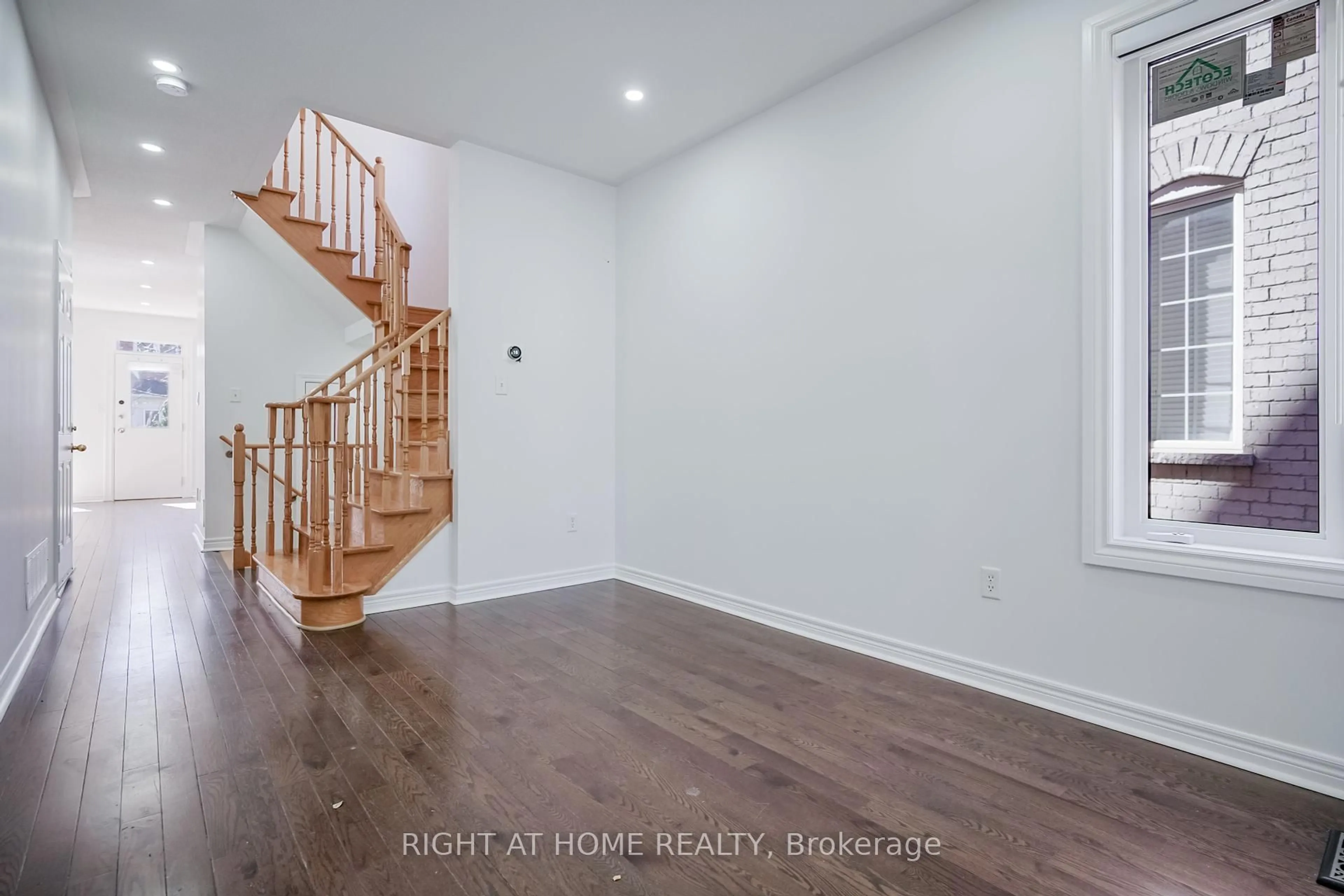 Indoor entryway for 74 Amos Lehman Way, Whitchurch-Stouffville Ontario L4A 0L3