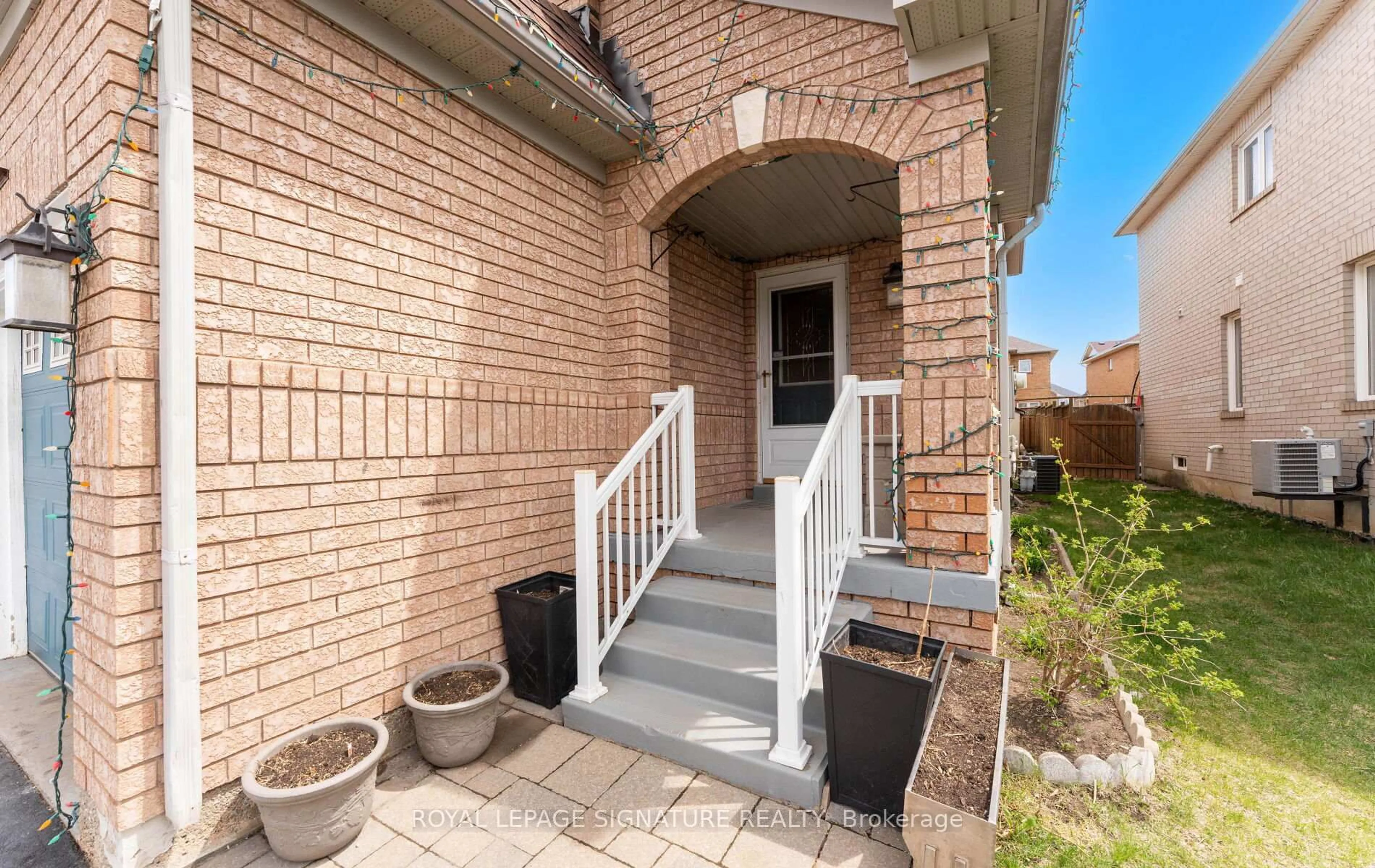 Unknown for 53 National Pine Dr, Vaughan Ontario L6A 3M3
