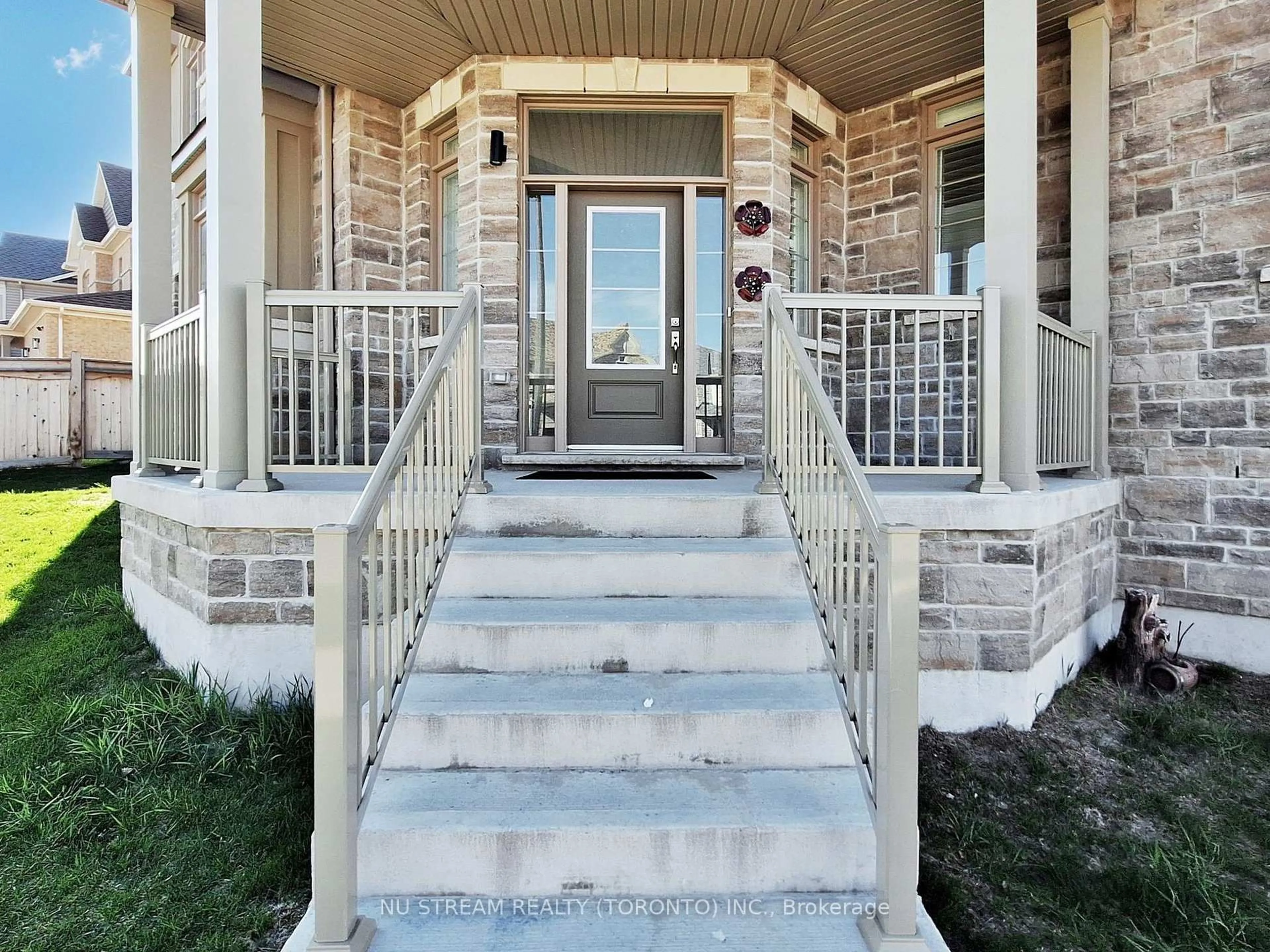 Unknown for 2 Pietrowski Dr, Georgina Ontario L4P 0J7