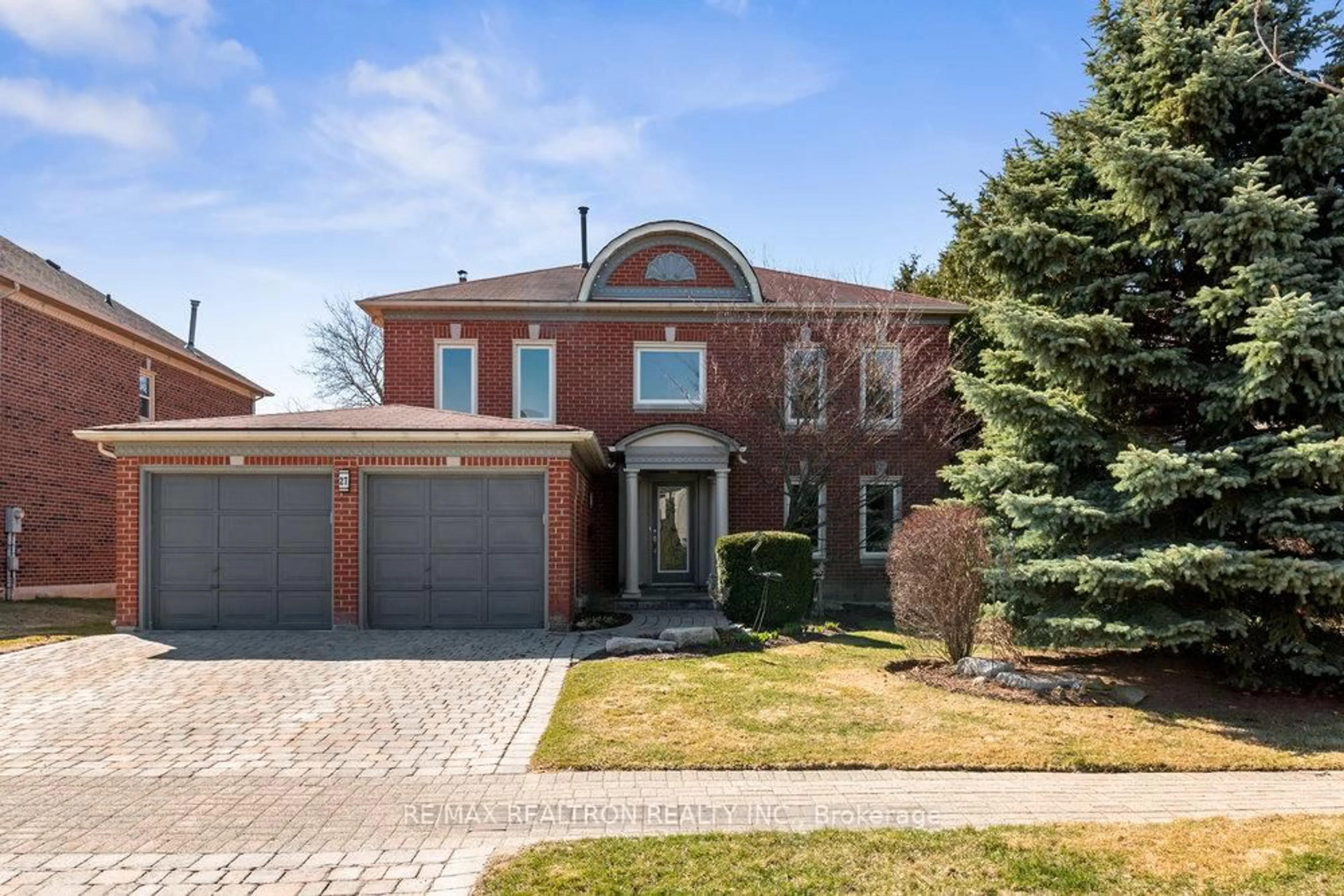Home with brick exterior material, street for 27 Ellsworth Ave, Richmond Hill Ontario L4C 9N8