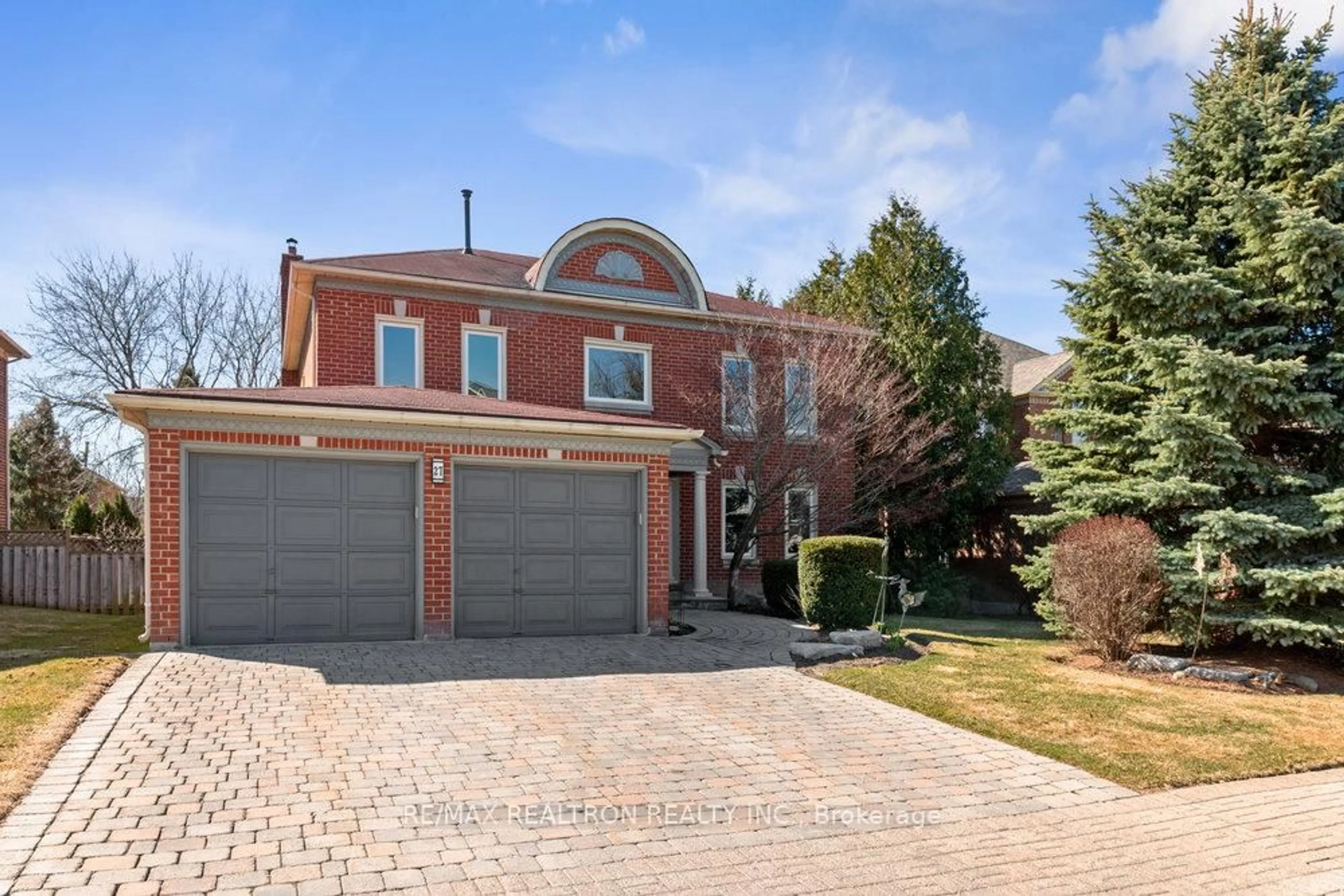 Home with brick exterior material, street for 27 Ellsworth Ave, Richmond Hill Ontario L4C 9N8