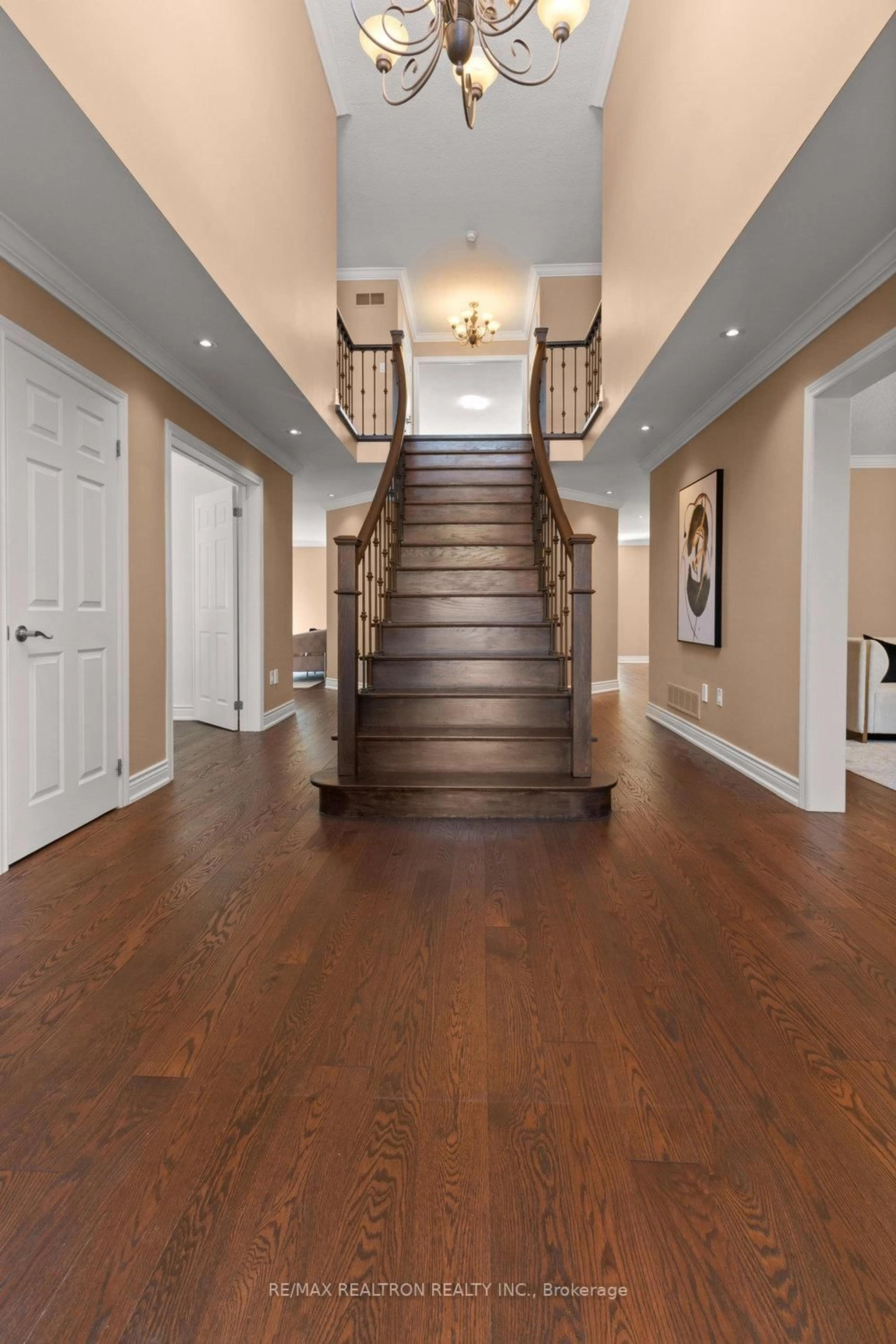 Unknown for 27 Ellsworth Ave, Richmond Hill Ontario L4C 9N8