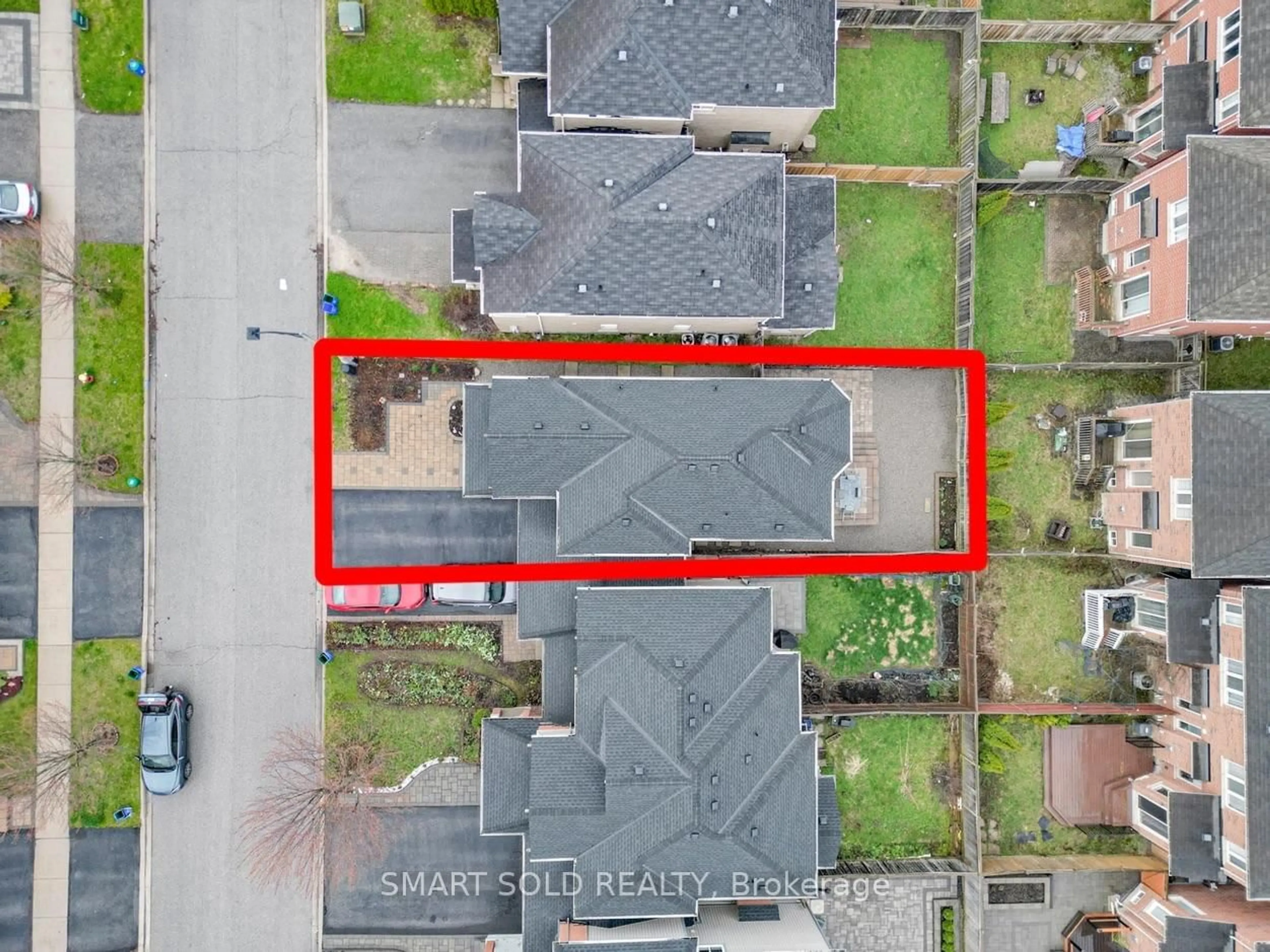 A pic from outside/outdoor area/front of a property/back of a property/a pic from drone, street for 15 Brumstead Dr, Richmond Hill Ontario L4E 0C5