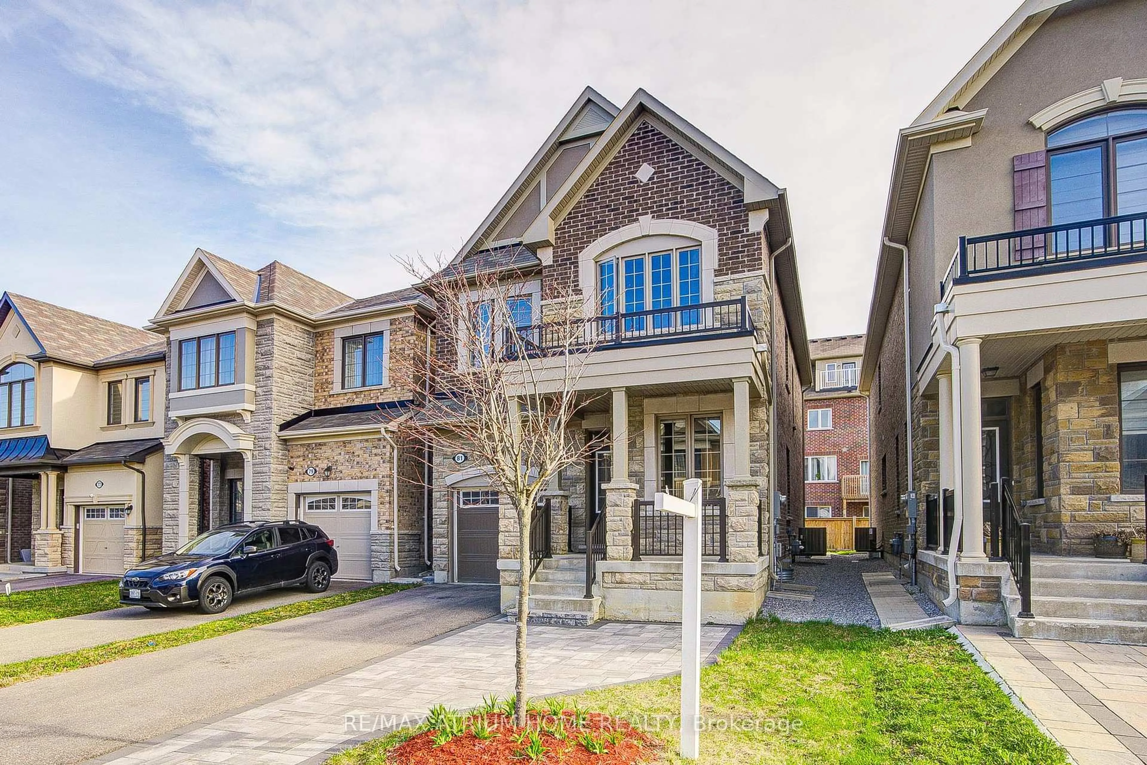 Home with brick exterior material, street for 81 Hartney Dr, Richmond Hill Ontario L4S 0J9