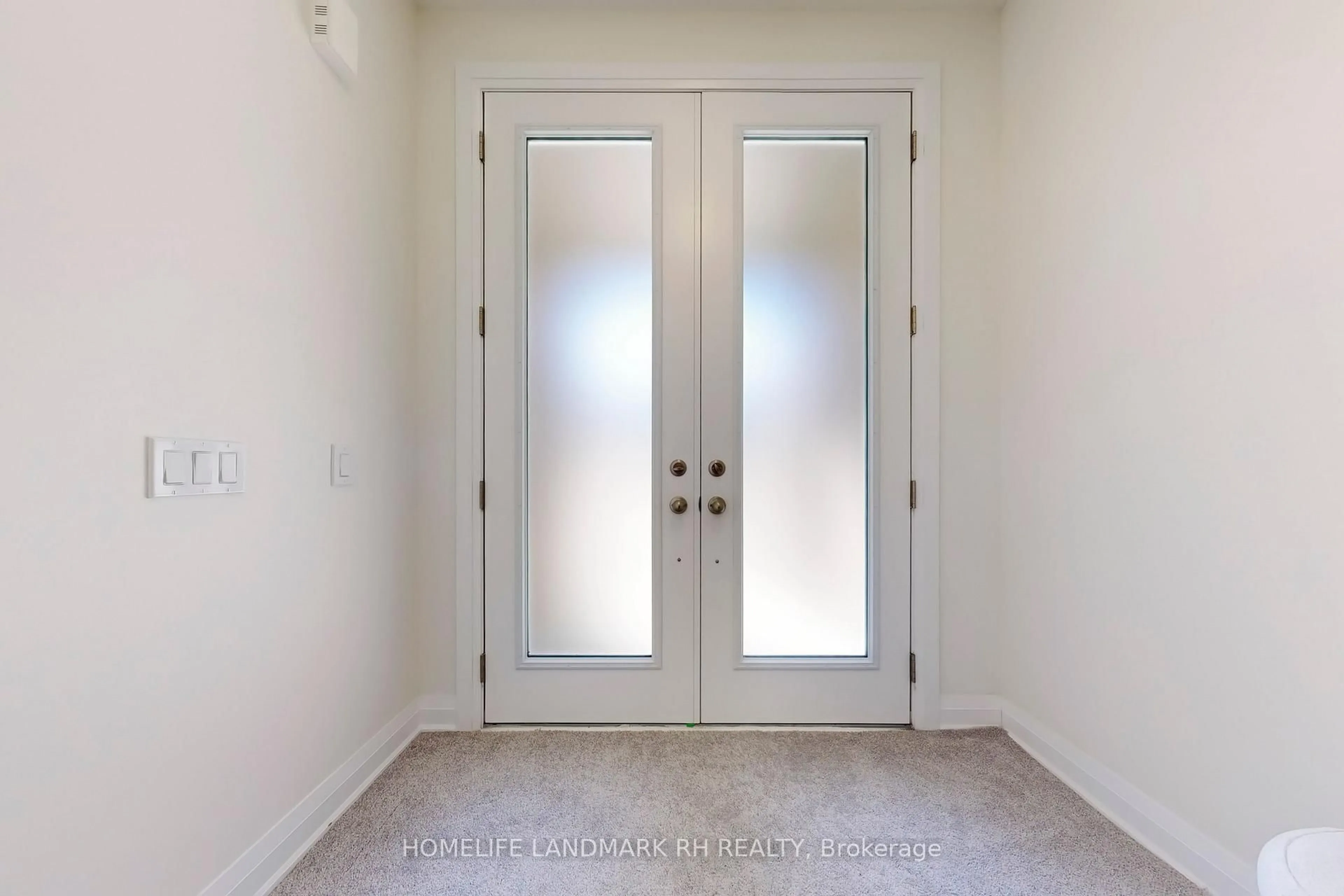 Indoor entryway for 495 William Graham Dr, Aurora Ontario L4G 0Z8