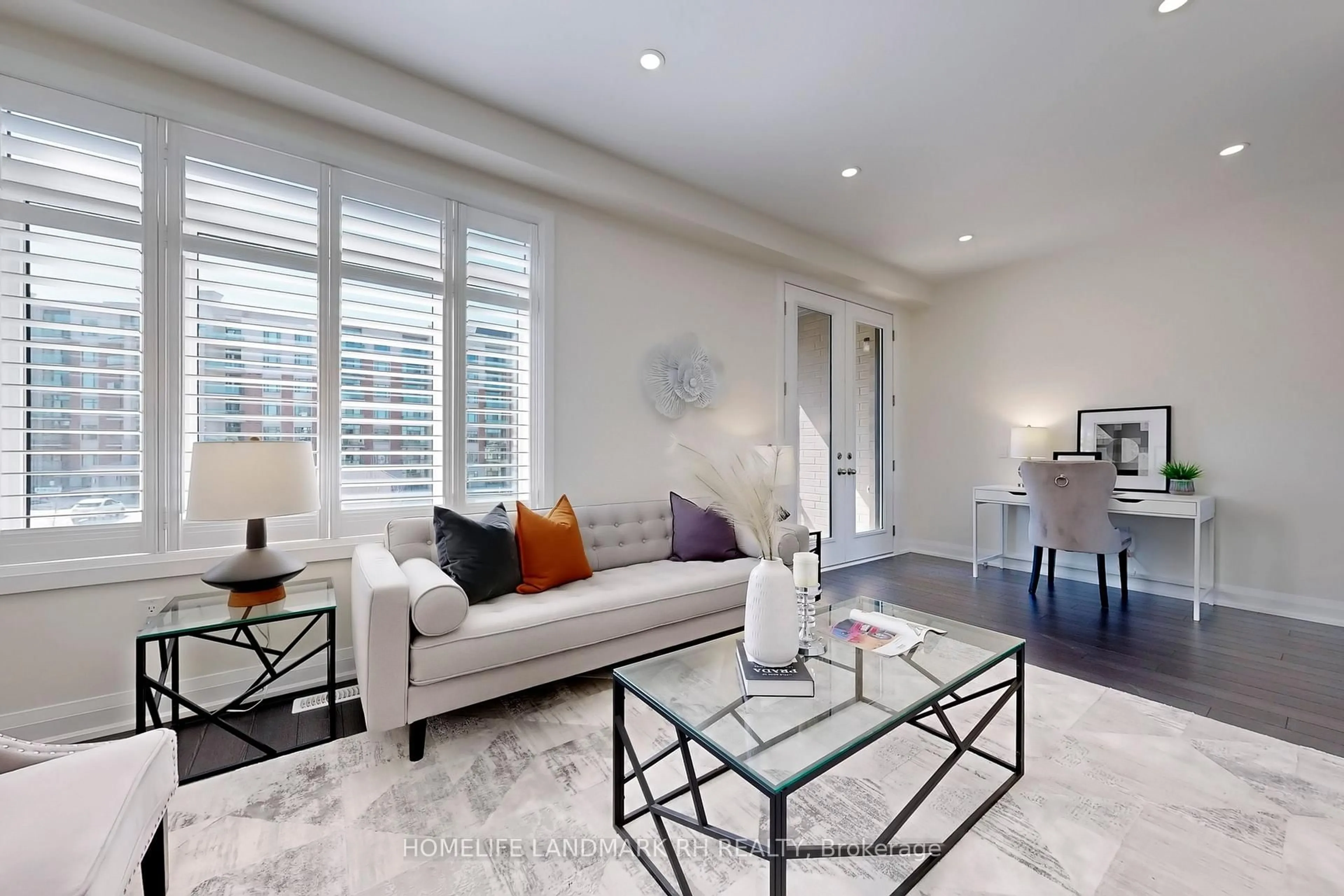Living room with furniture, ceramic/tile floor for 495 William Graham Dr, Aurora Ontario L4G 0Z8