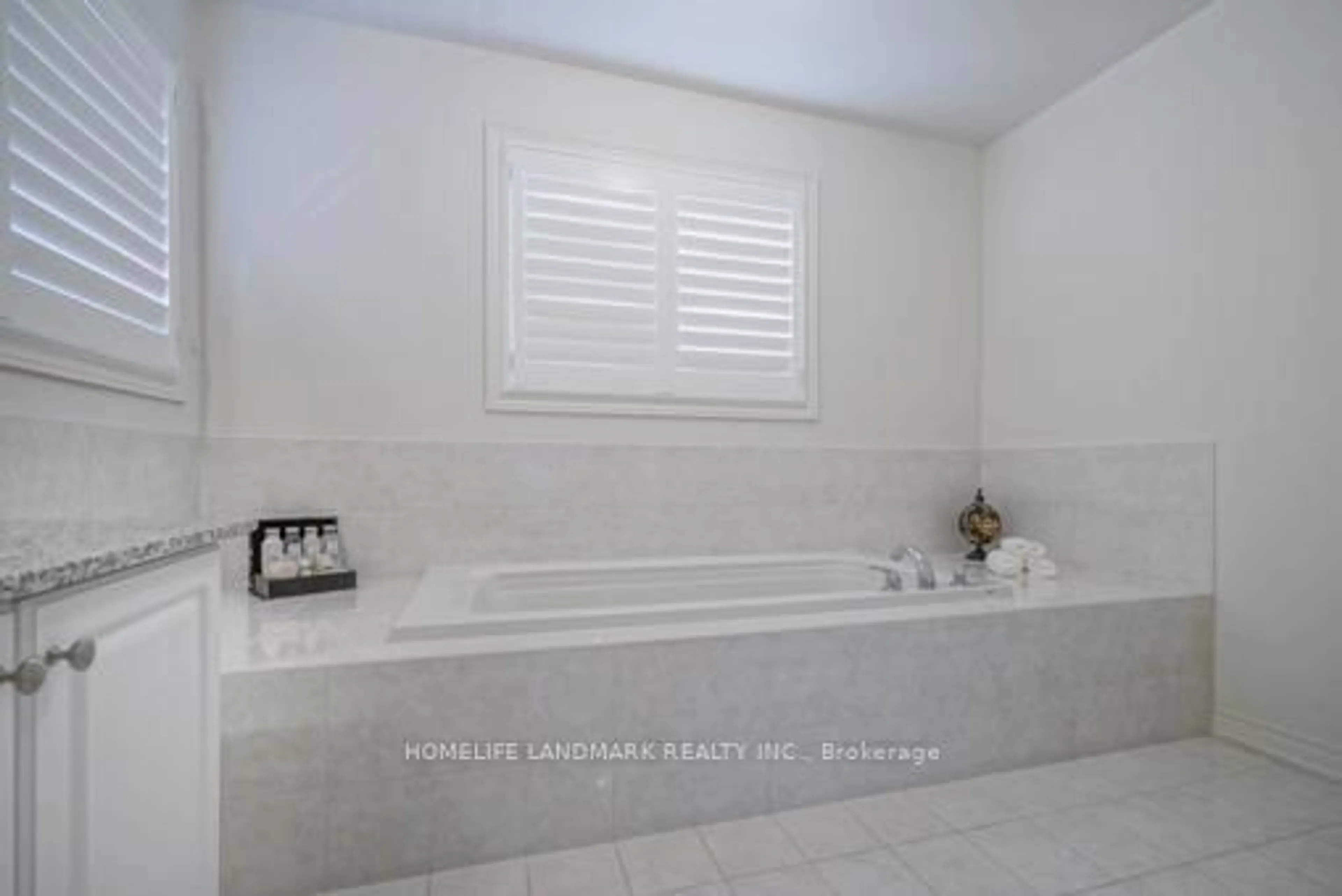 Contemporary bathroom, ceramic/tile floor for 377 Lauderdale Dr, Vaughan Ontario L6A 4K9