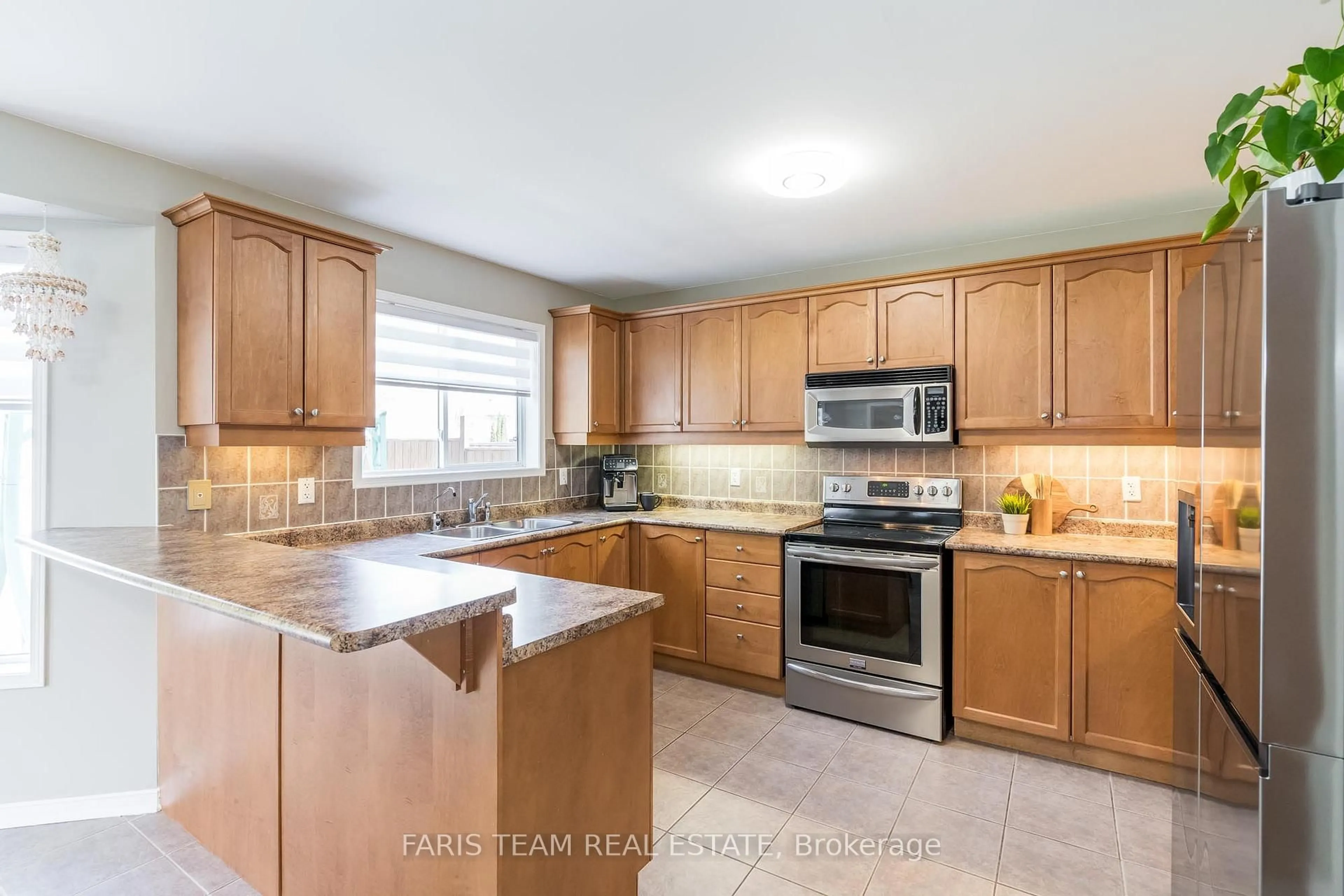 Standard kitchen, unknown for 87 Truax Cres, Essa Ontario L3W 0C1
