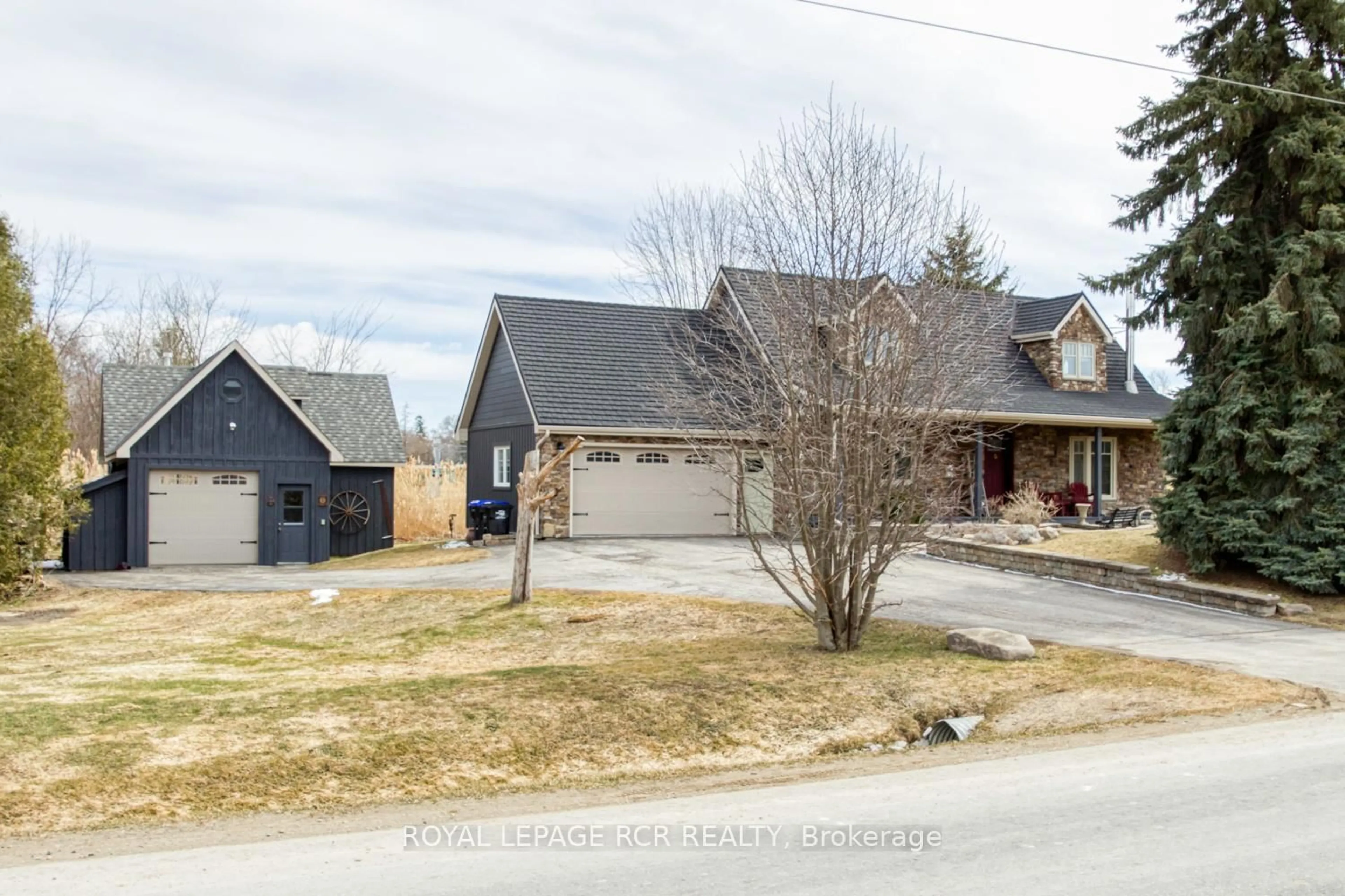 A pic from outside/outdoor area/front of a property/back of a property/a pic from drone, street for 2163 Concession 8 Rd, Adjala-Tosorontio Ontario L0G 1W0