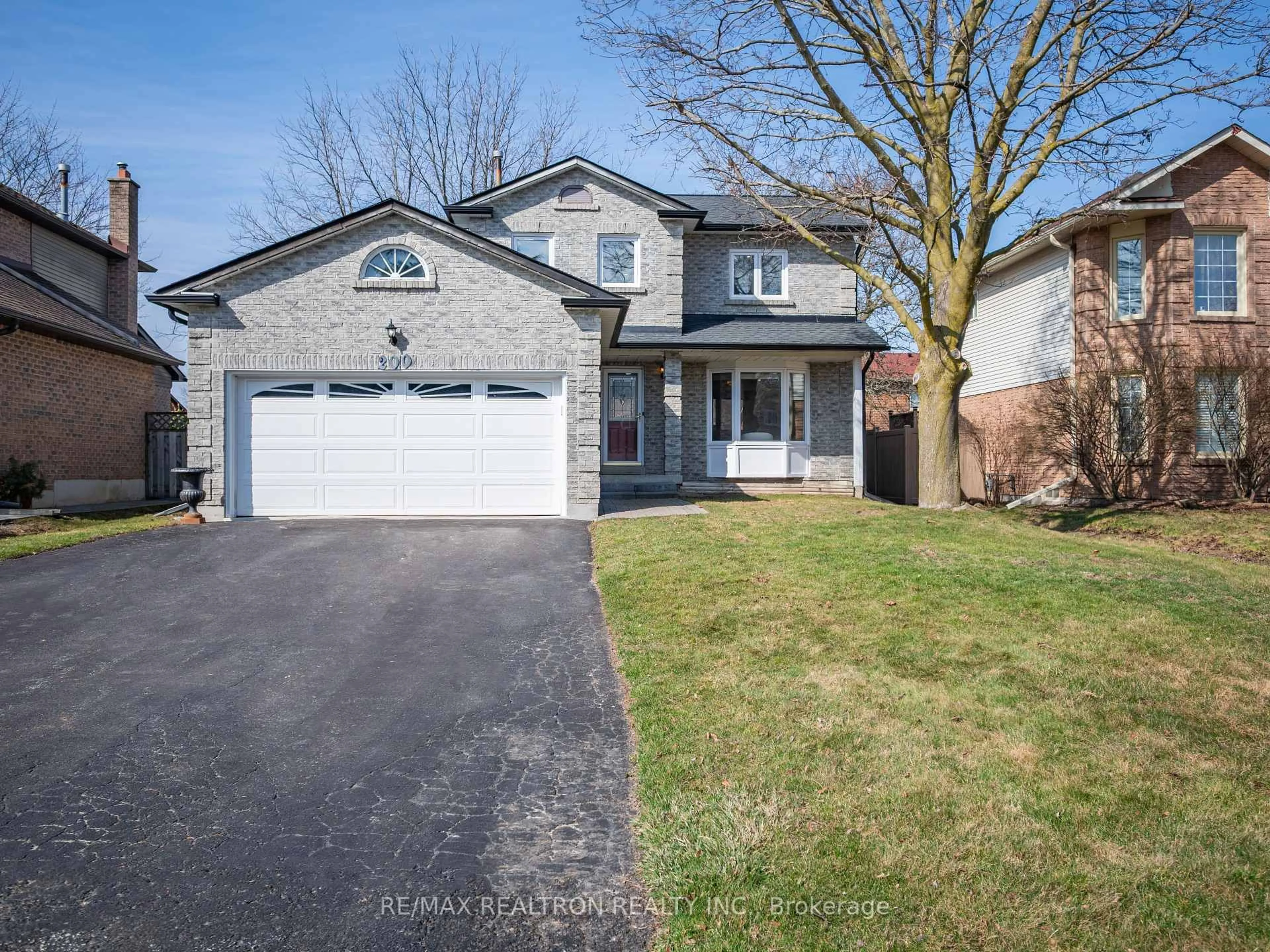 Unknown for 200 Willow Lane, Newmarket Ontario L3Y 6R8
