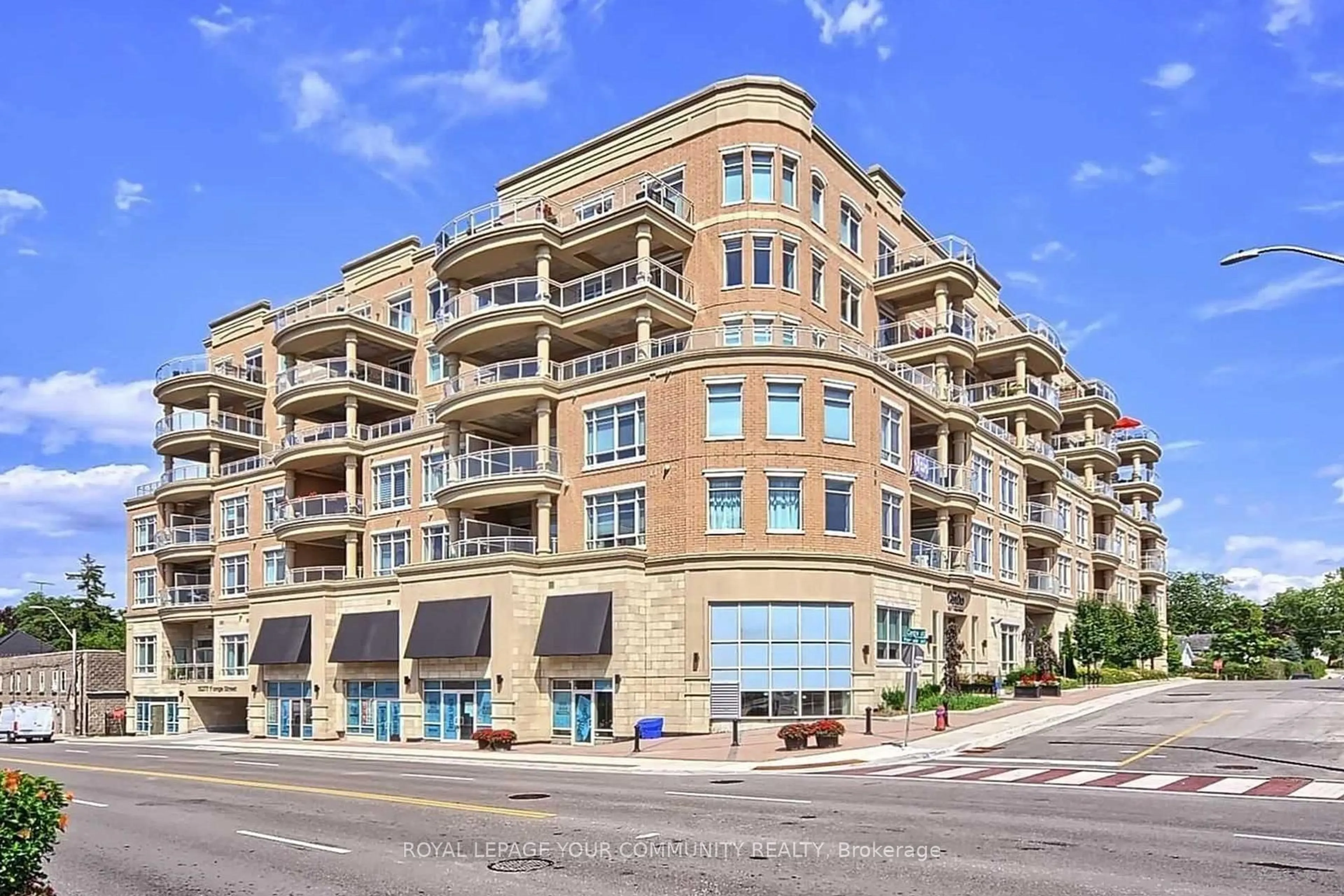 Unknown for 15277 Yonge St #702B, Aurora Ontario L4G 1Y3