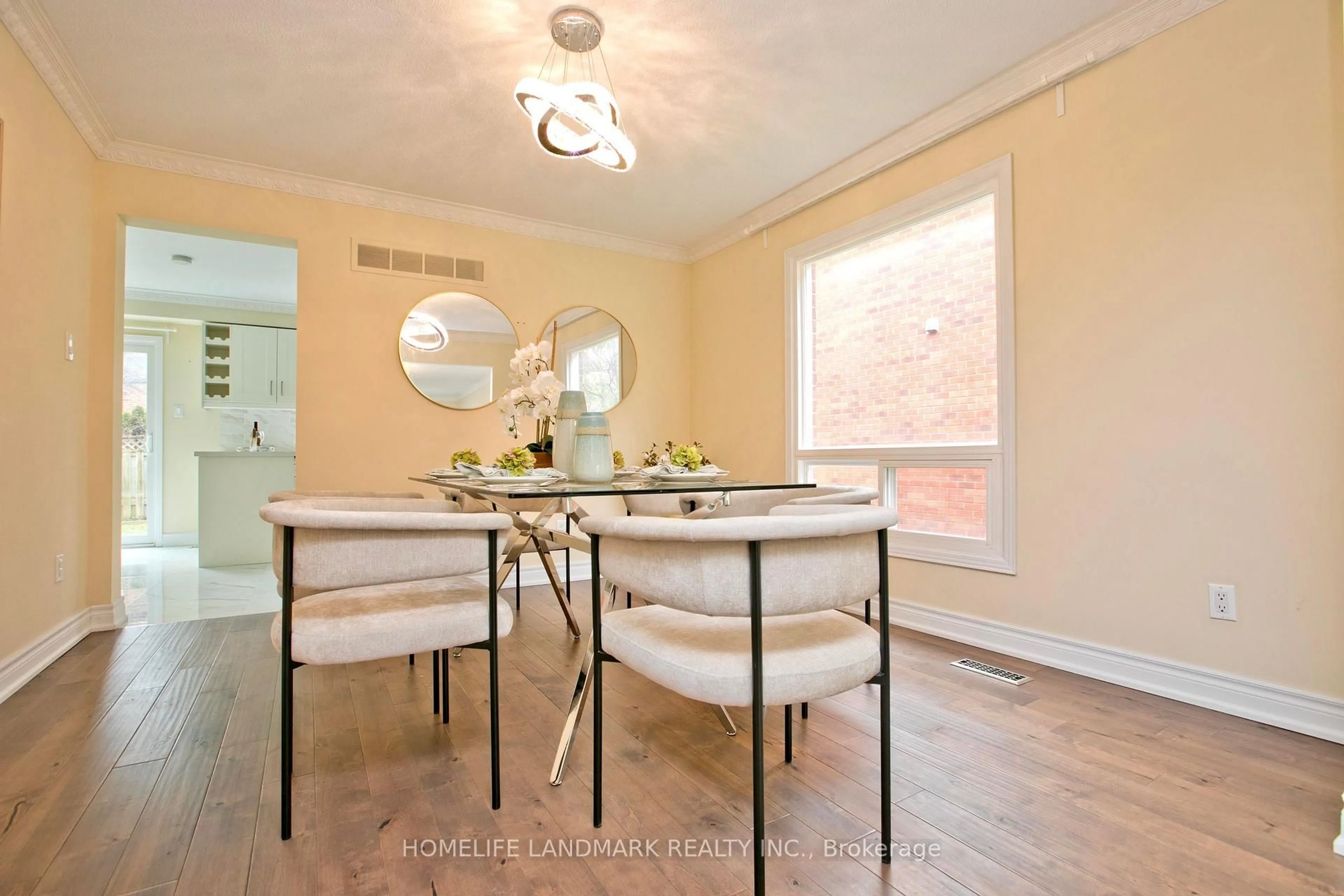 Dining room, unknown for 124 Carrington Dr, Richmond Hill Ontario L4C 7Y9