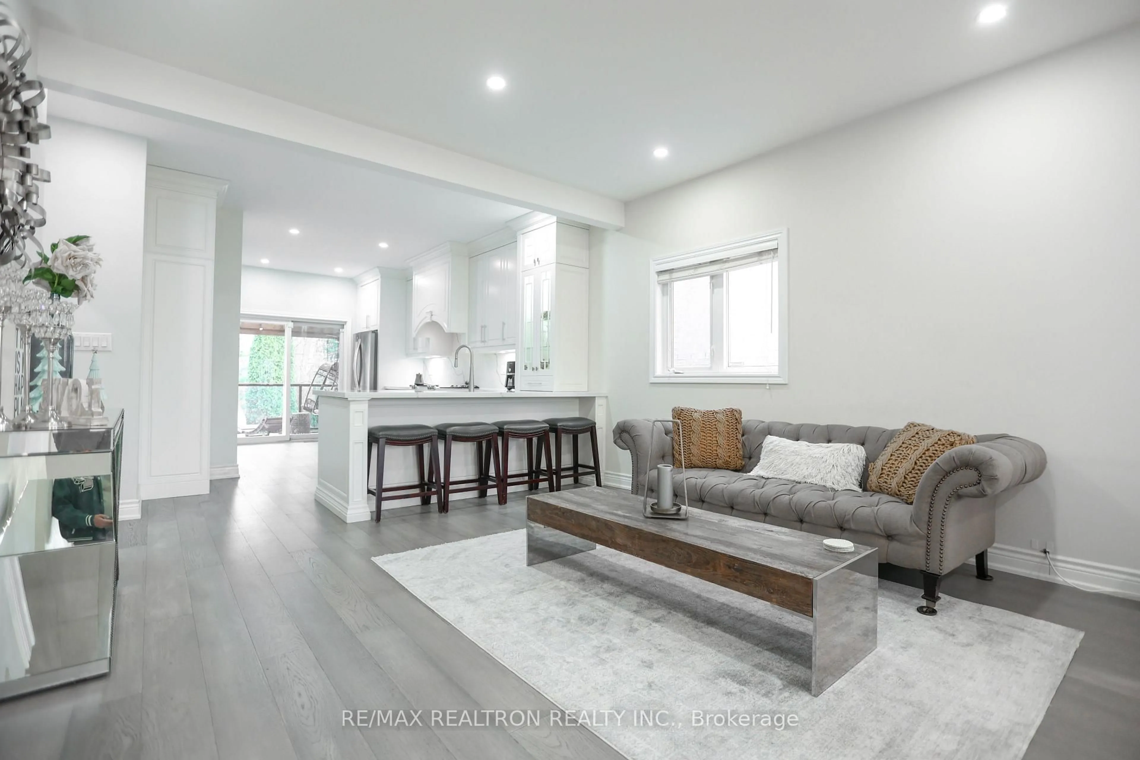 Open concept kitchen, unknown for 125 Humberland Dr, Richmond Hill Ontario L4E 3Y6
