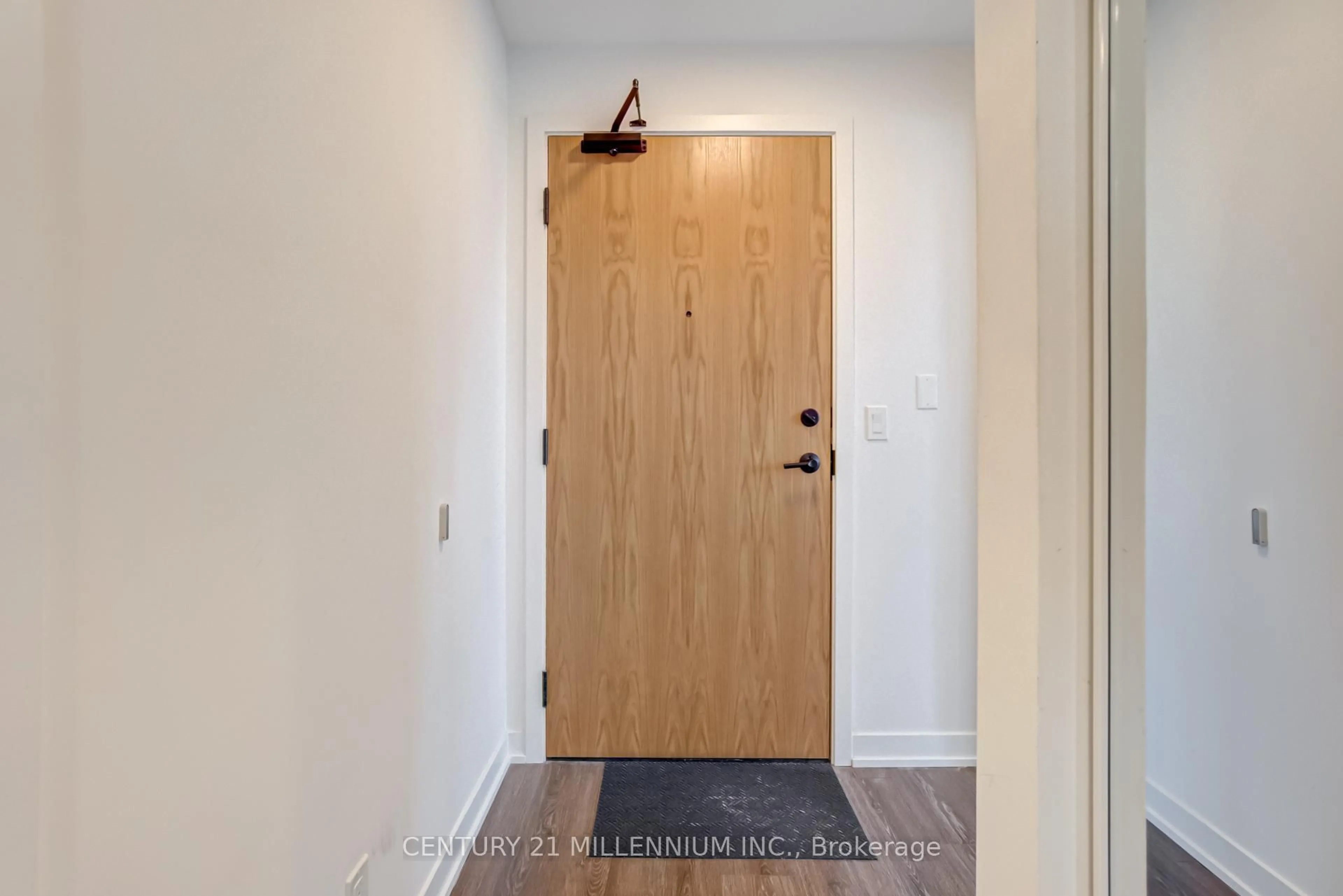 Indoor entryway for 7950 Bathurst St #404, Vaughan Ontario L4J 0L4