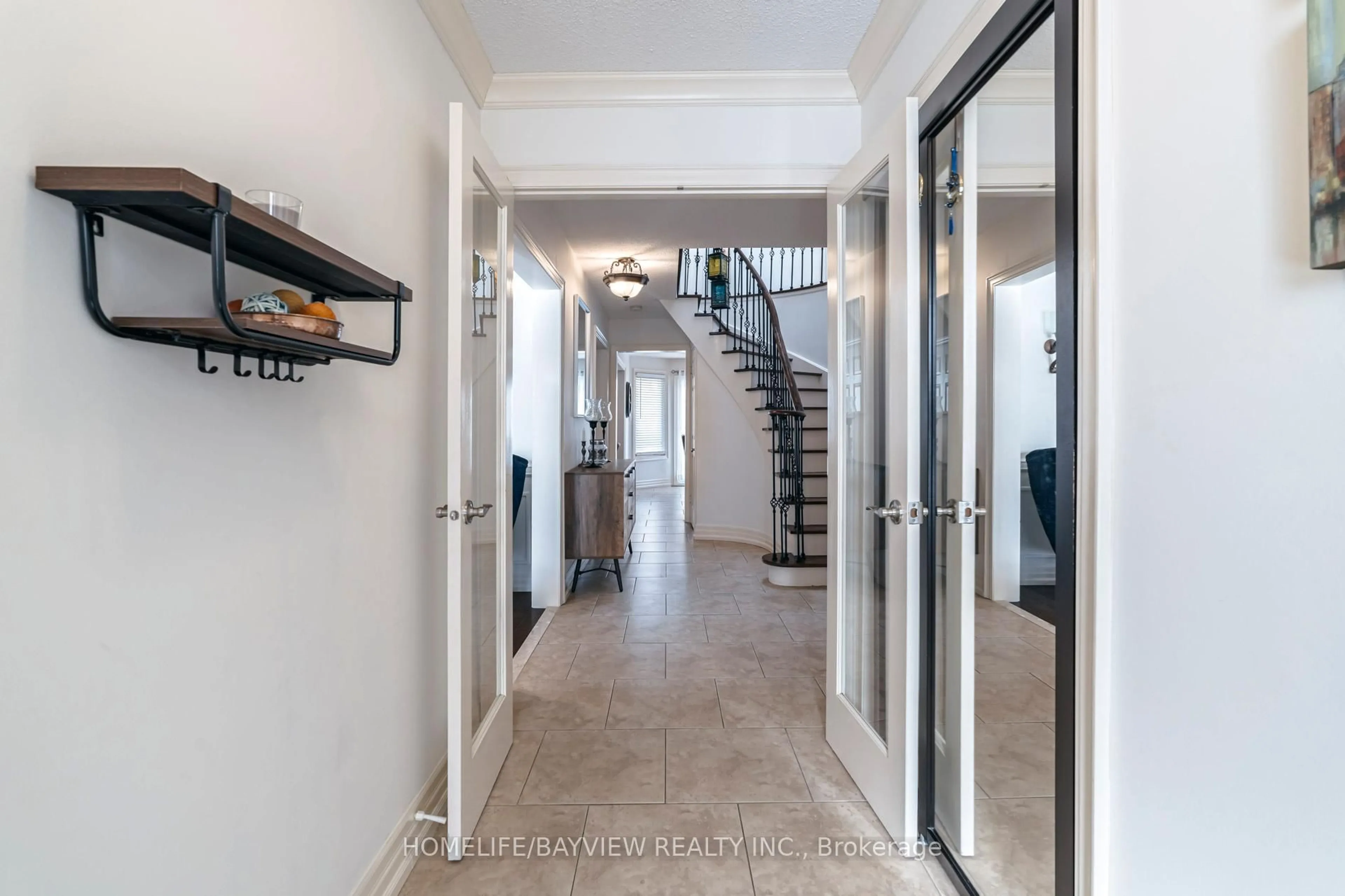 Indoor foyer for 40 Gardner Pl, Vaughan Ontario L6A 1C2
