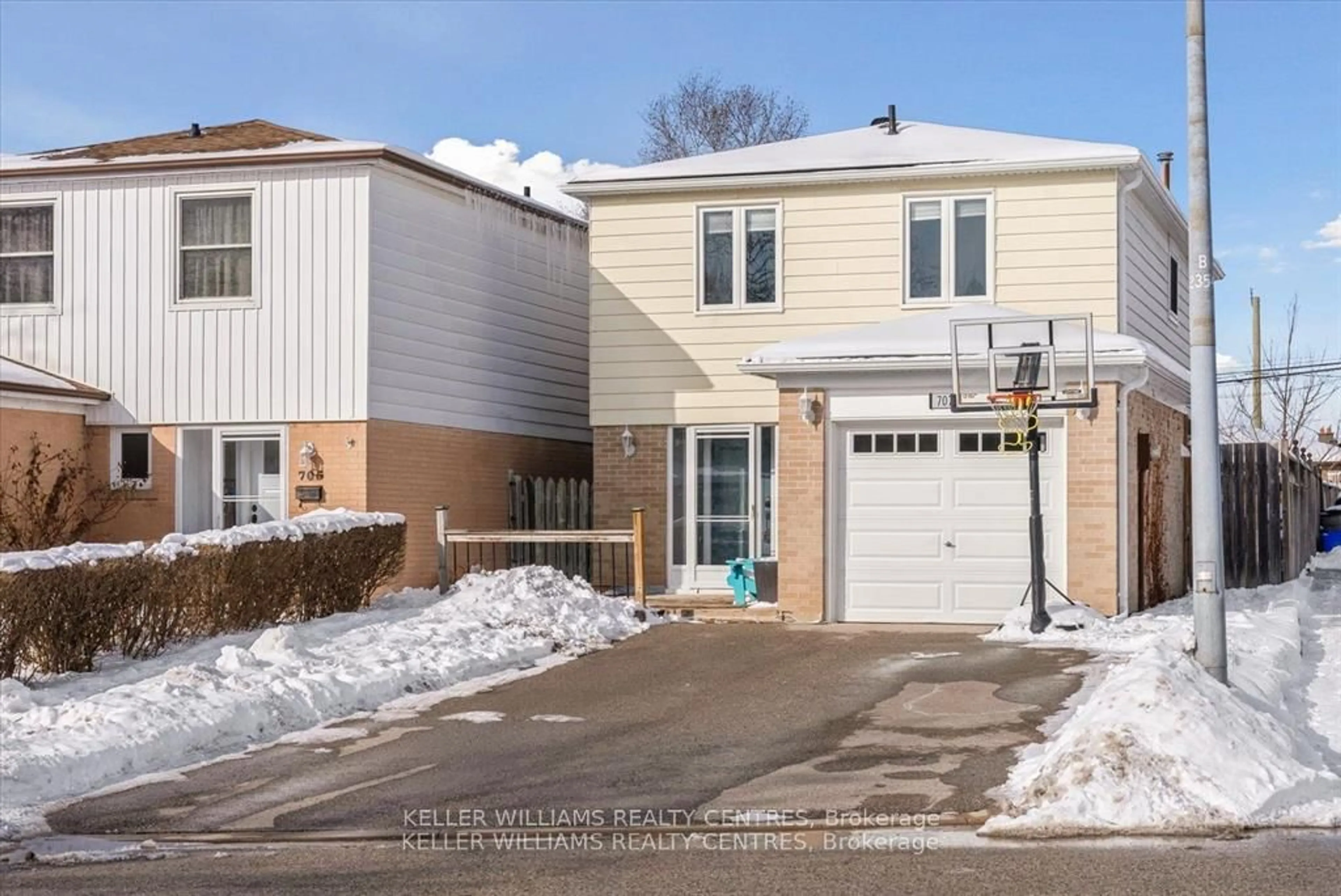 Unknown for 707 Jackson Crt, Newmarket Ontario L3Y 5A5