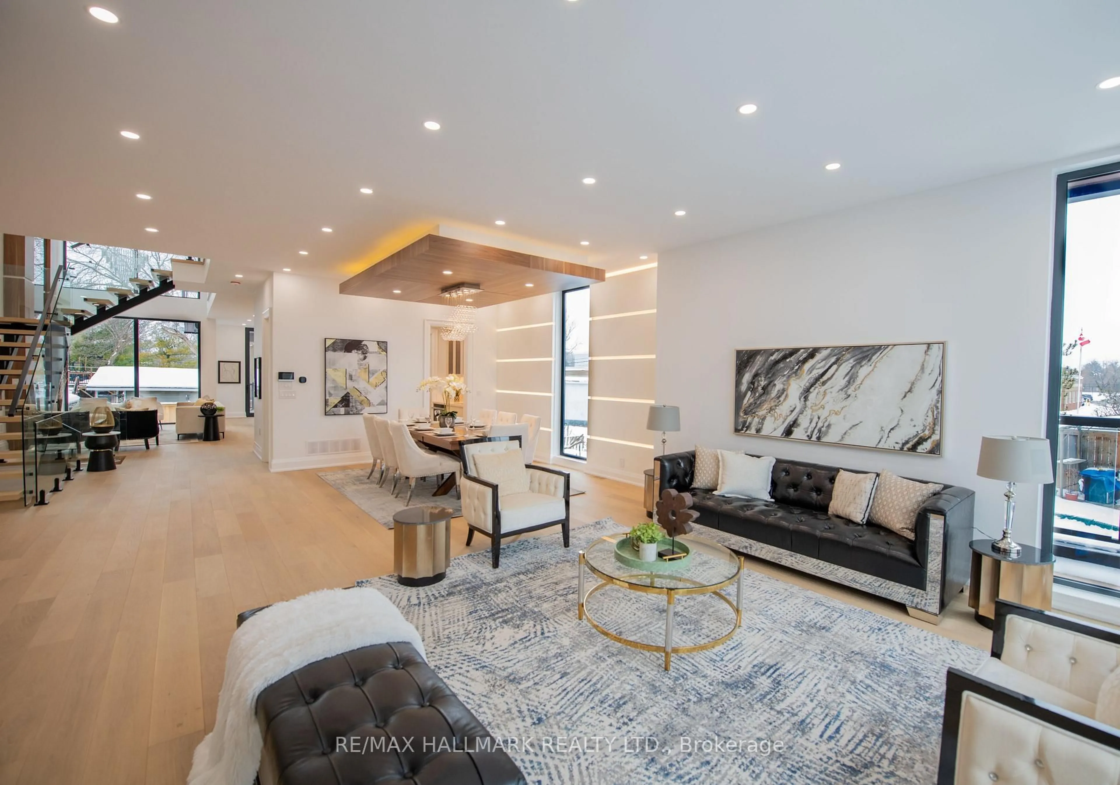 Living room with furniture, unknown for 52 Wildwood Ave, Richmond Hill Ontario L4E 3B3