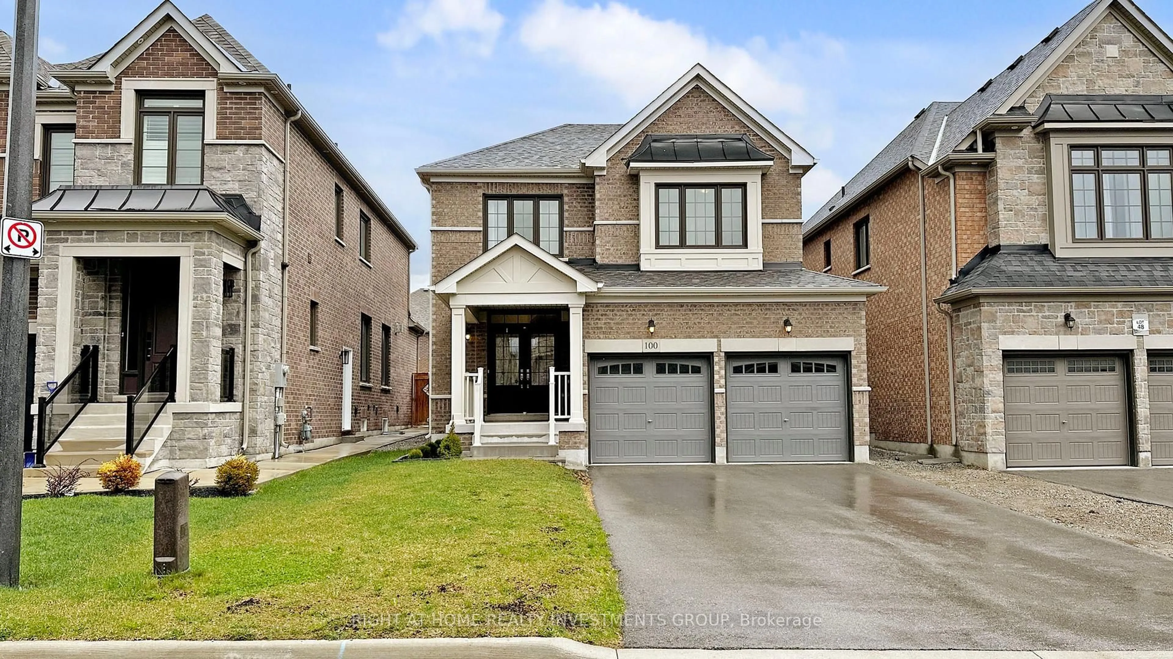 Home with brick exterior material, street for 100 Bartram Cres, Bradford West Gwillimbury Ontario L3Z 4J2