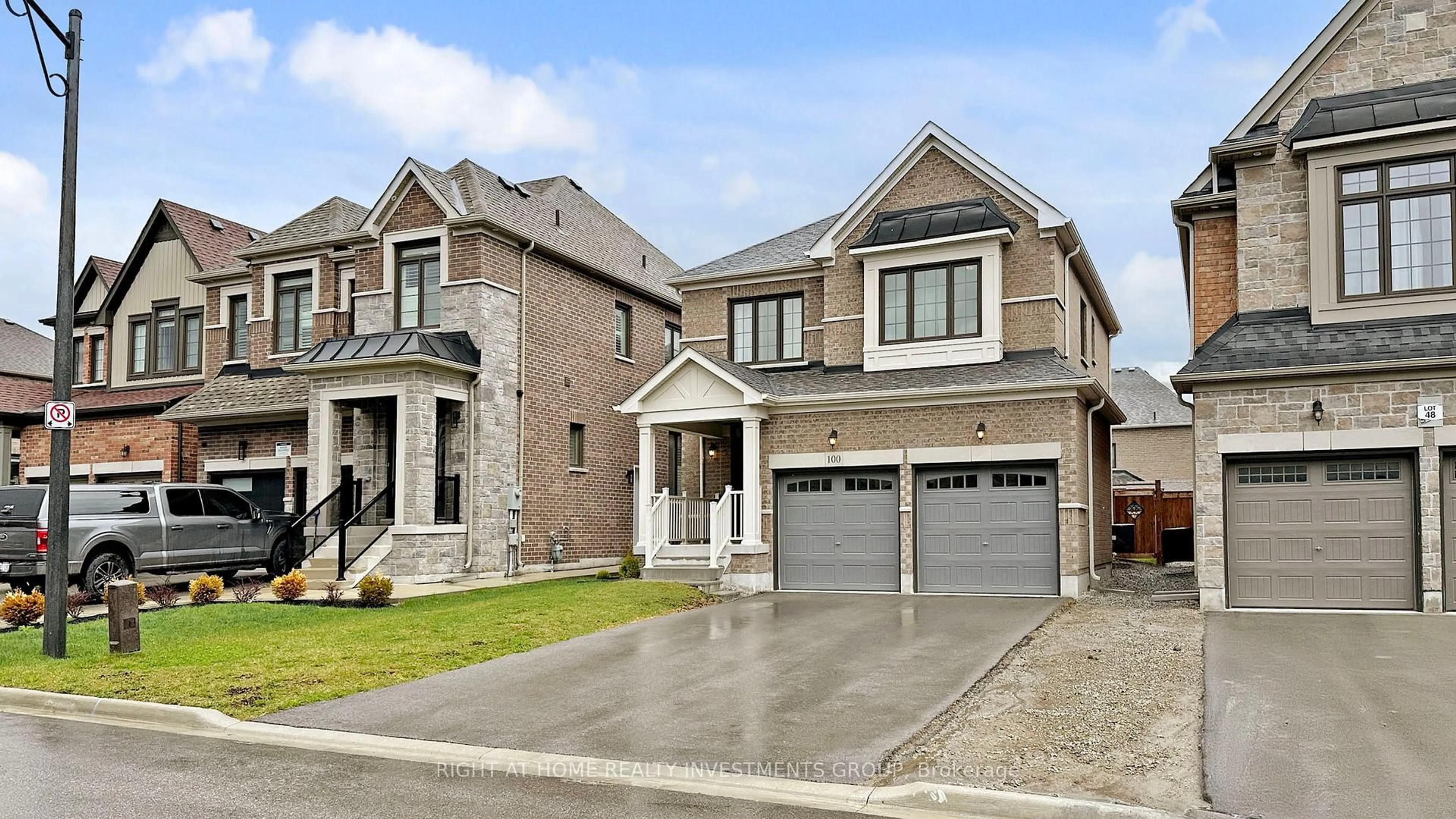 Home with brick exterior material, street for 100 Bartram Cres, Bradford West Gwillimbury Ontario L3Z 4J2