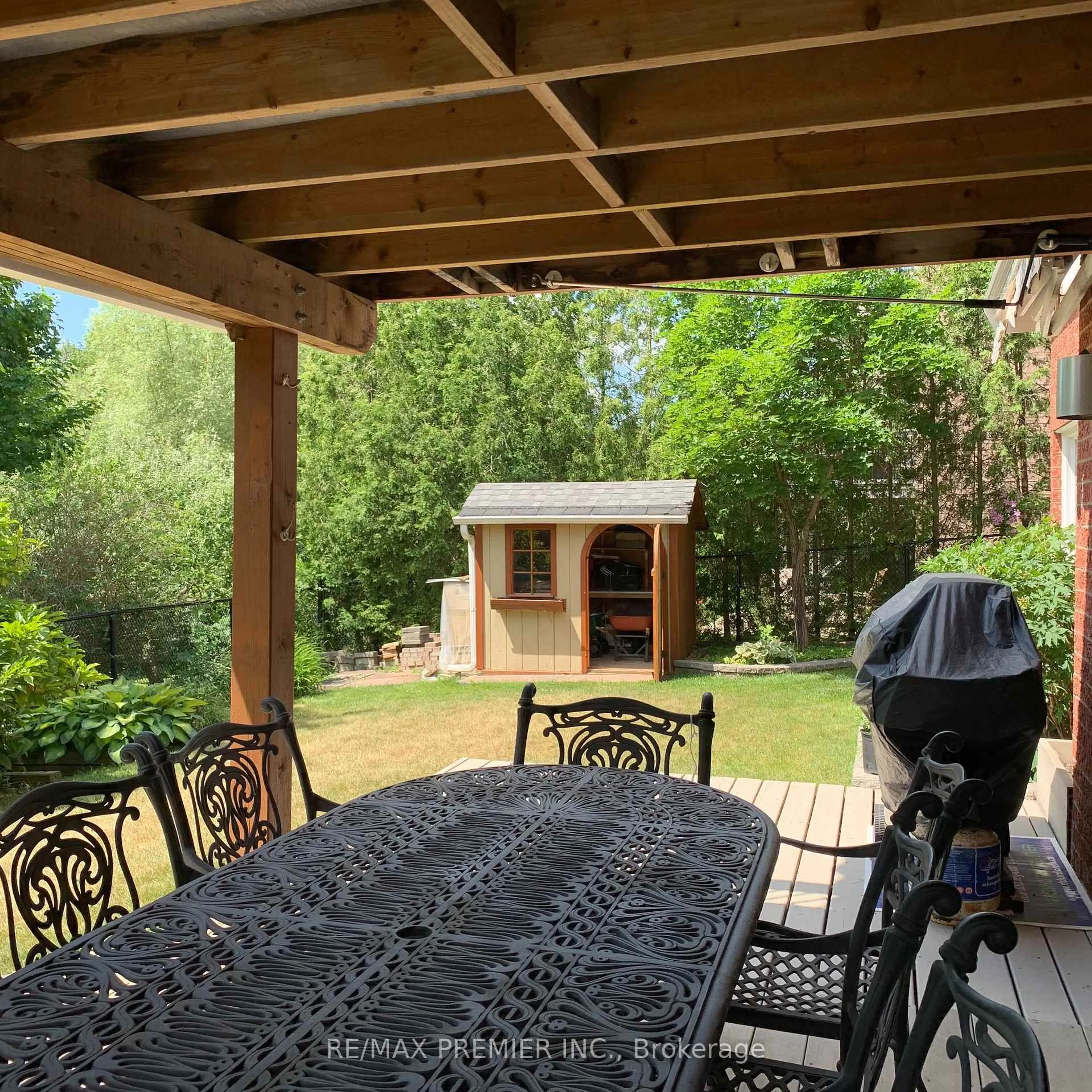 Patio, unknown for 71 Gidleigh Park Cres, Vaughan Ontario L4H 1J3