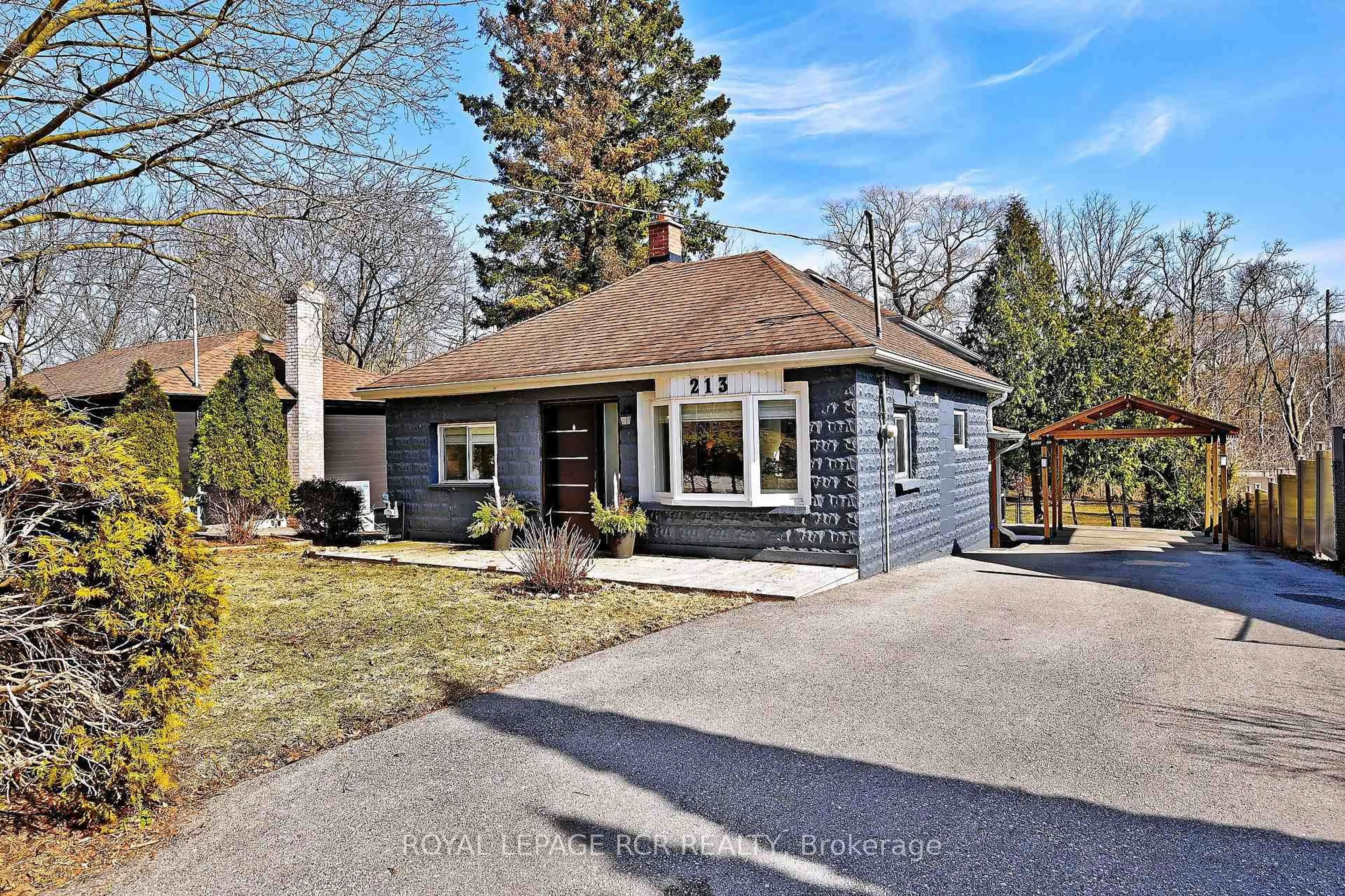 Unknown for 213 Old Main St, Newmarket Ontario L3Y 9B1