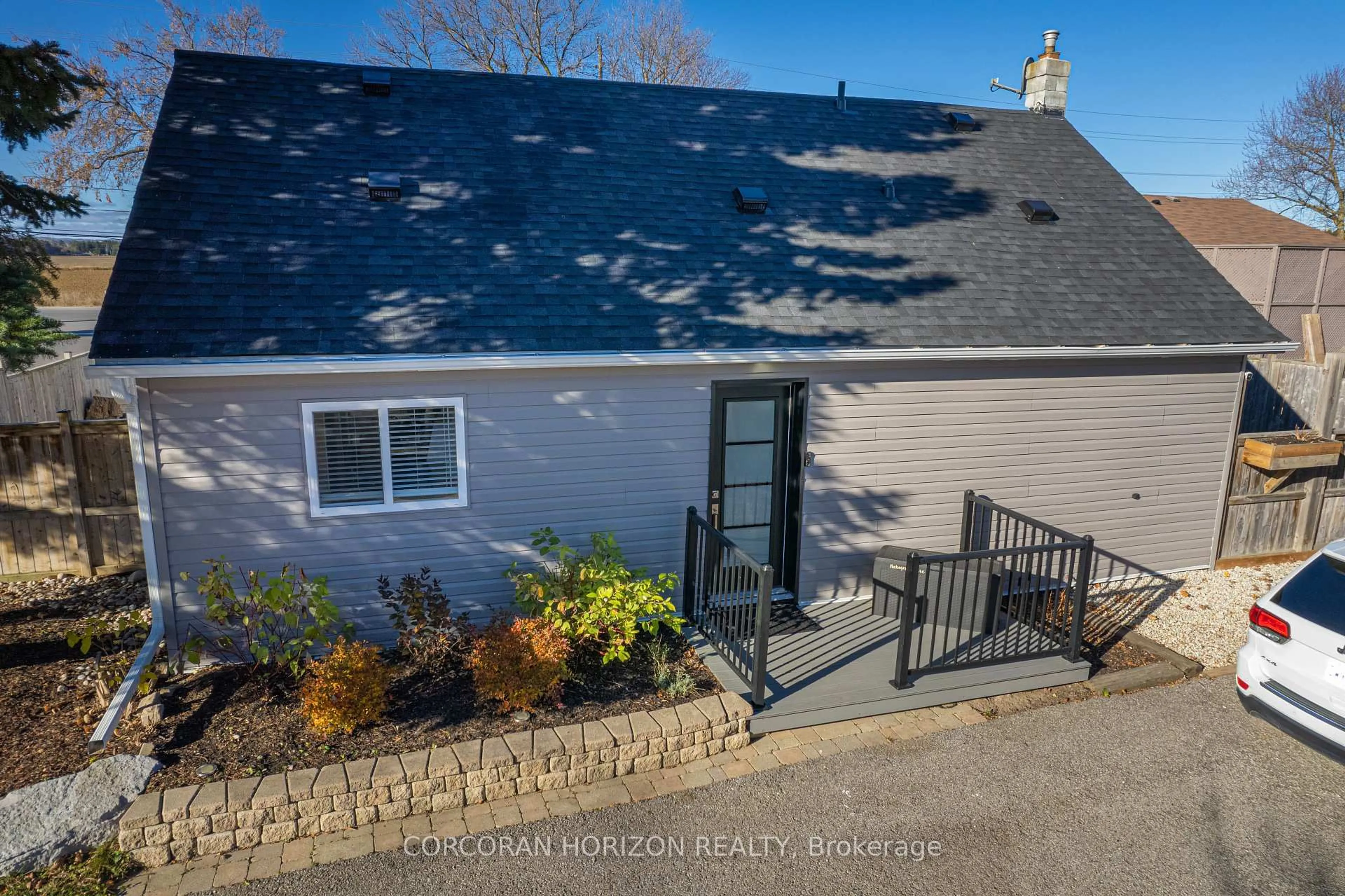 A pic from outside/outdoor area/front of a property/back of a property/a pic from drone, street for 10 Essa Rd, New Tecumseth Ontario L9R 1N3