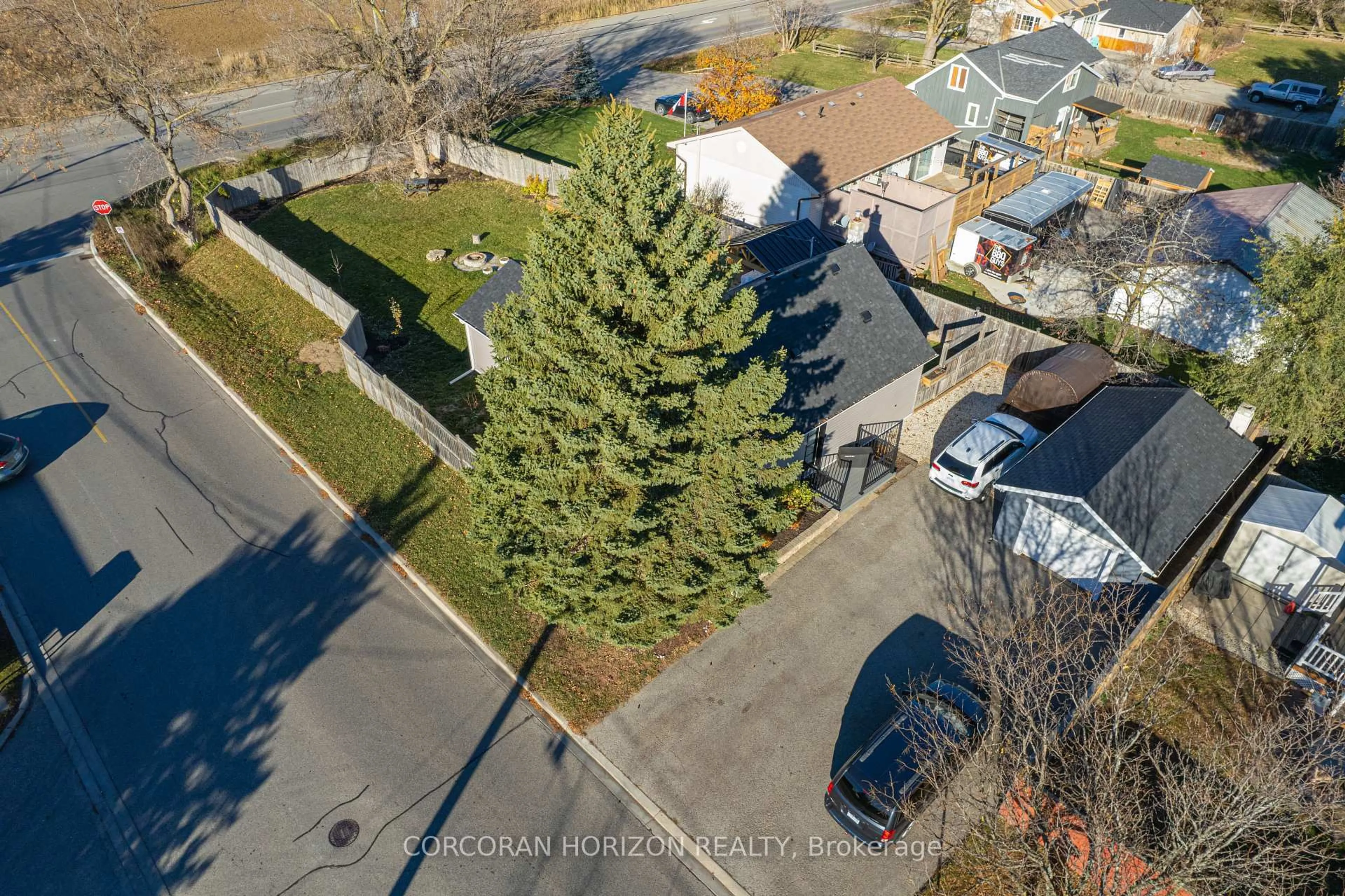 A pic from outside/outdoor area/front of a property/back of a property/a pic from drone, street for 10 Essa Rd, New Tecumseth Ontario L9R 1N3