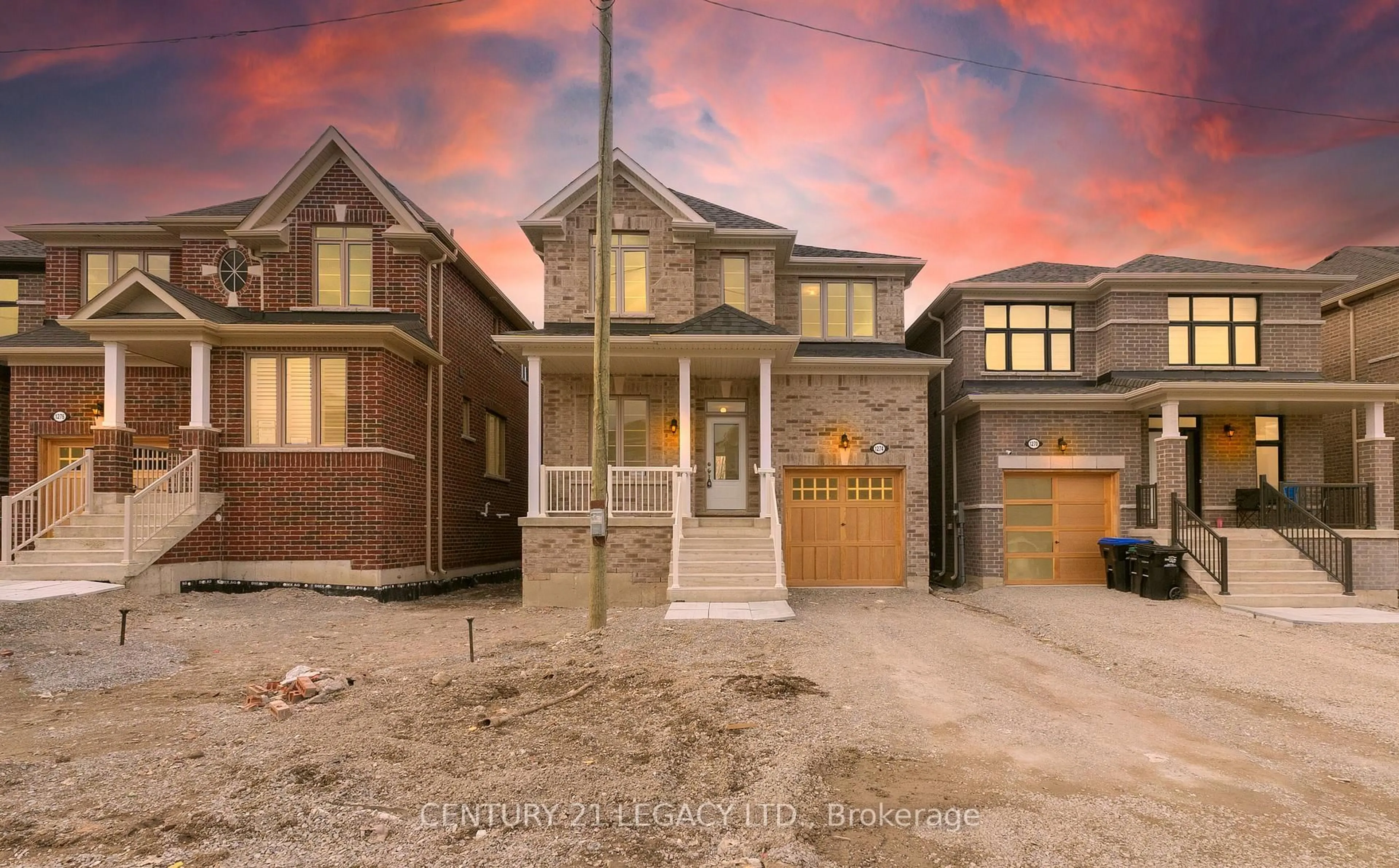 Home with brick exterior material, street for 1274 Davis Loop N/A, Innisfil Ontario L0L 1W0