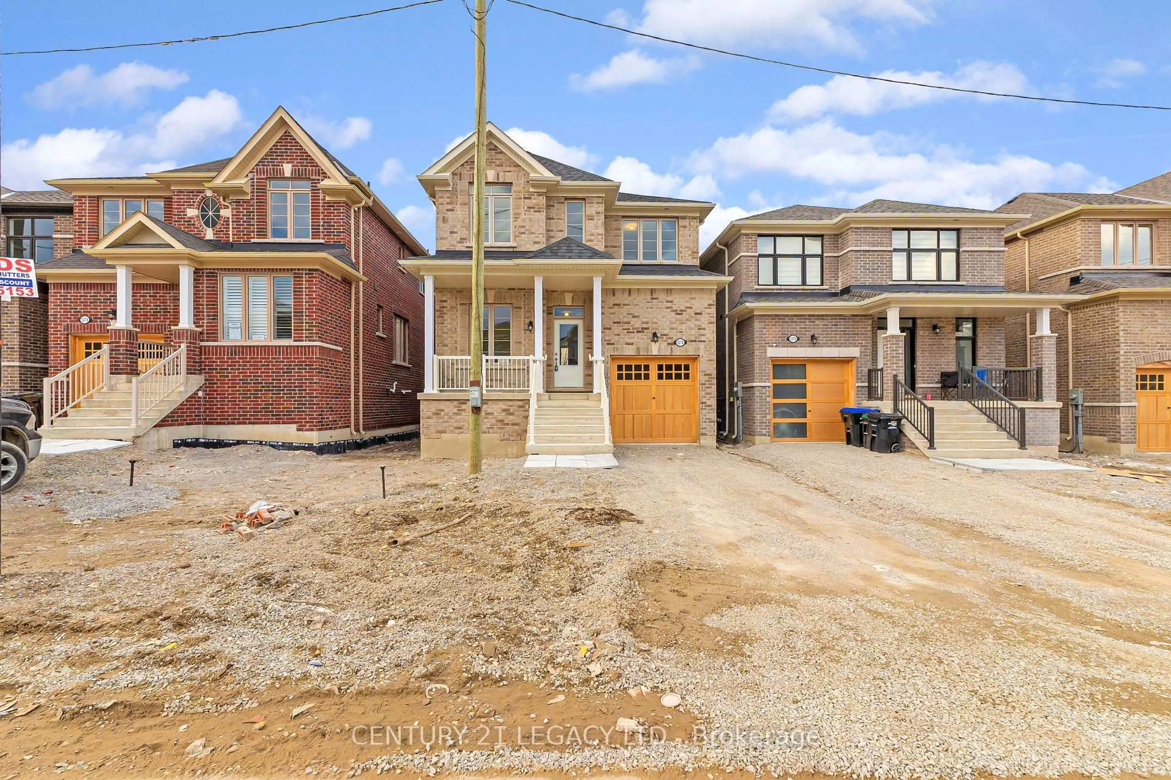 Home with brick exterior material, street for 1274 Davis Loop N/A, Innisfil Ontario L0L 1W0