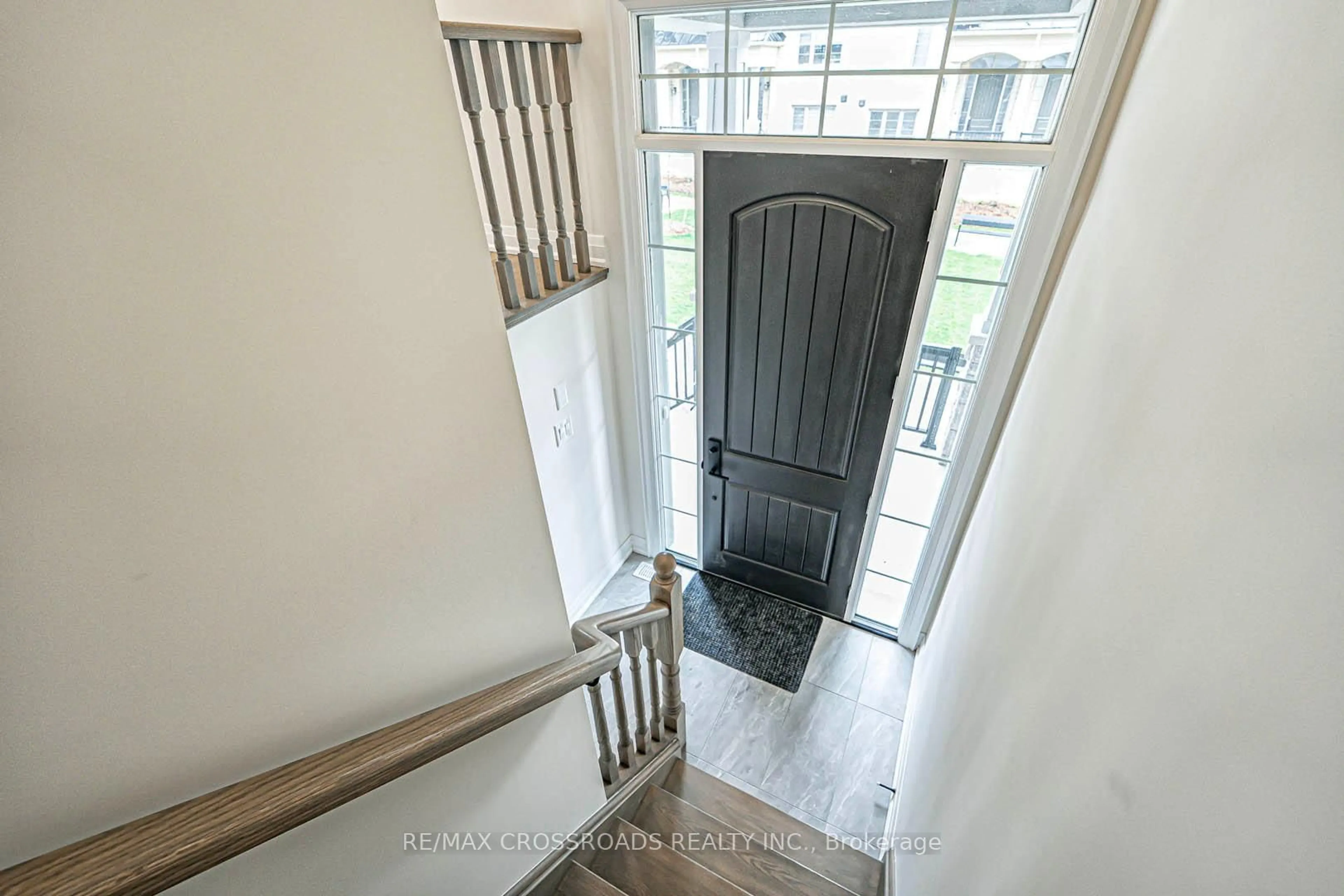 Indoor entryway for 11 Bright Terrace Way, Markham Ontario L6C 3L5
