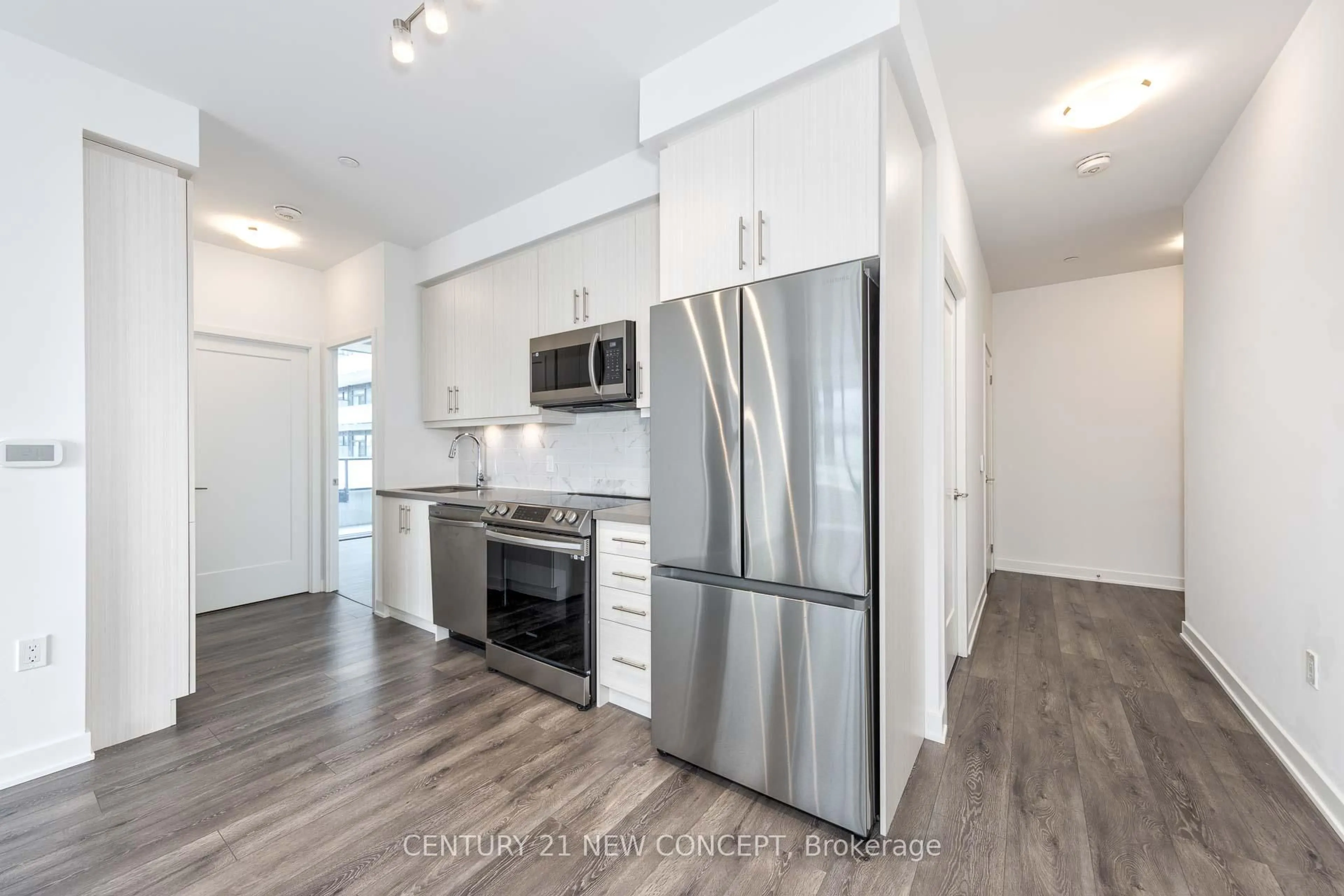 Open concept kitchen, unknown for 105 Oneida Cres #1003, Richmond Hill Ontario L4B 0H6