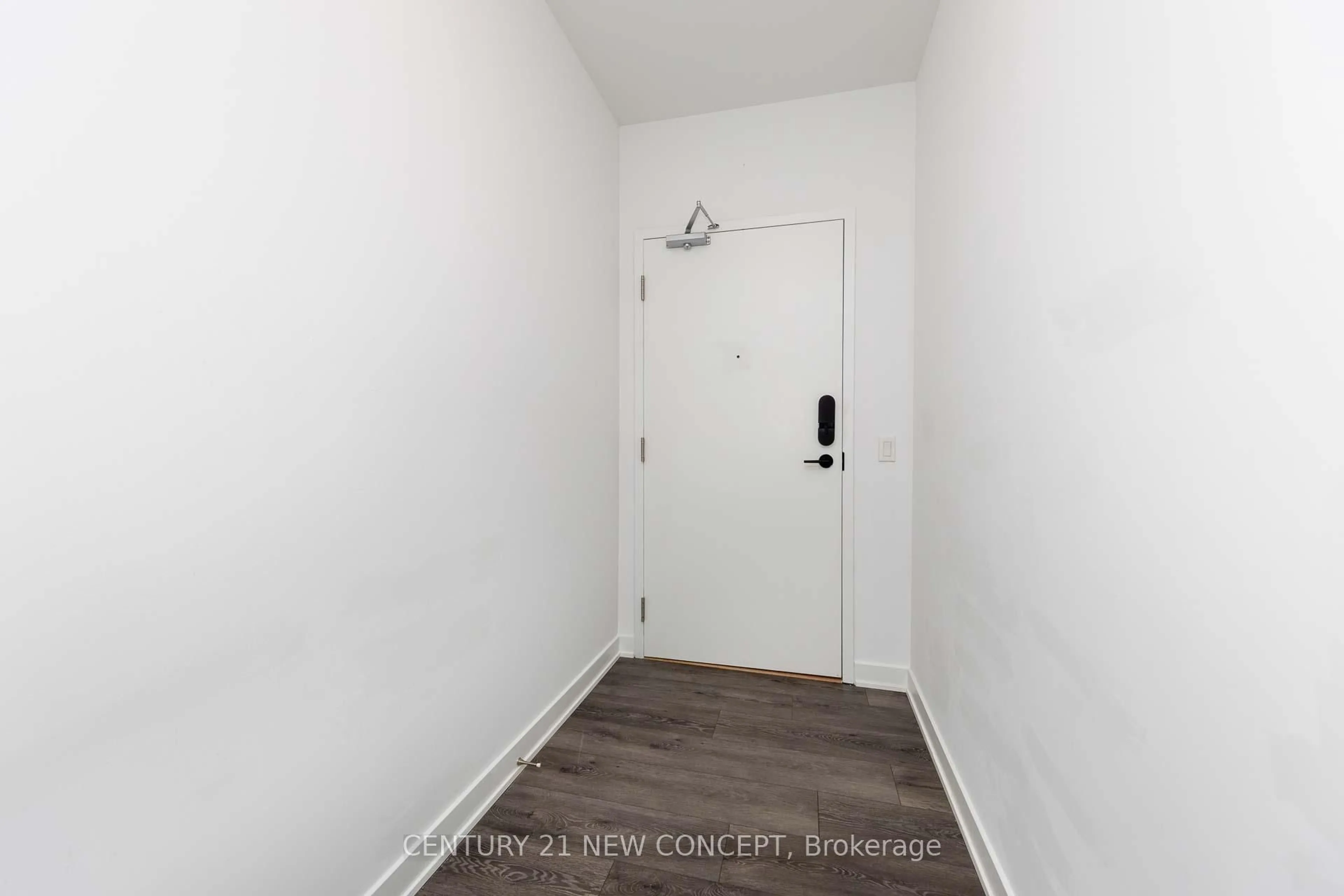Indoor entryway for 105 Oneida Cres #1003, Richmond Hill Ontario L4B 0H6