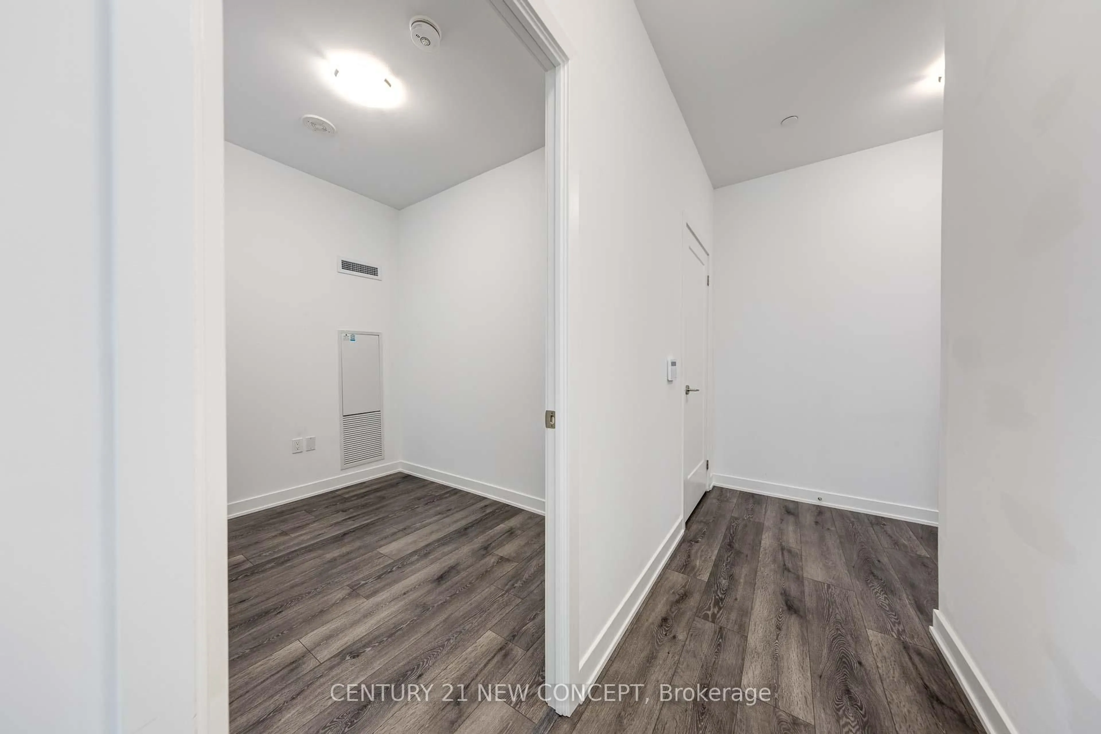 A pic of a room for 105 Oneida Cres #1003, Richmond Hill Ontario L4B 0H6