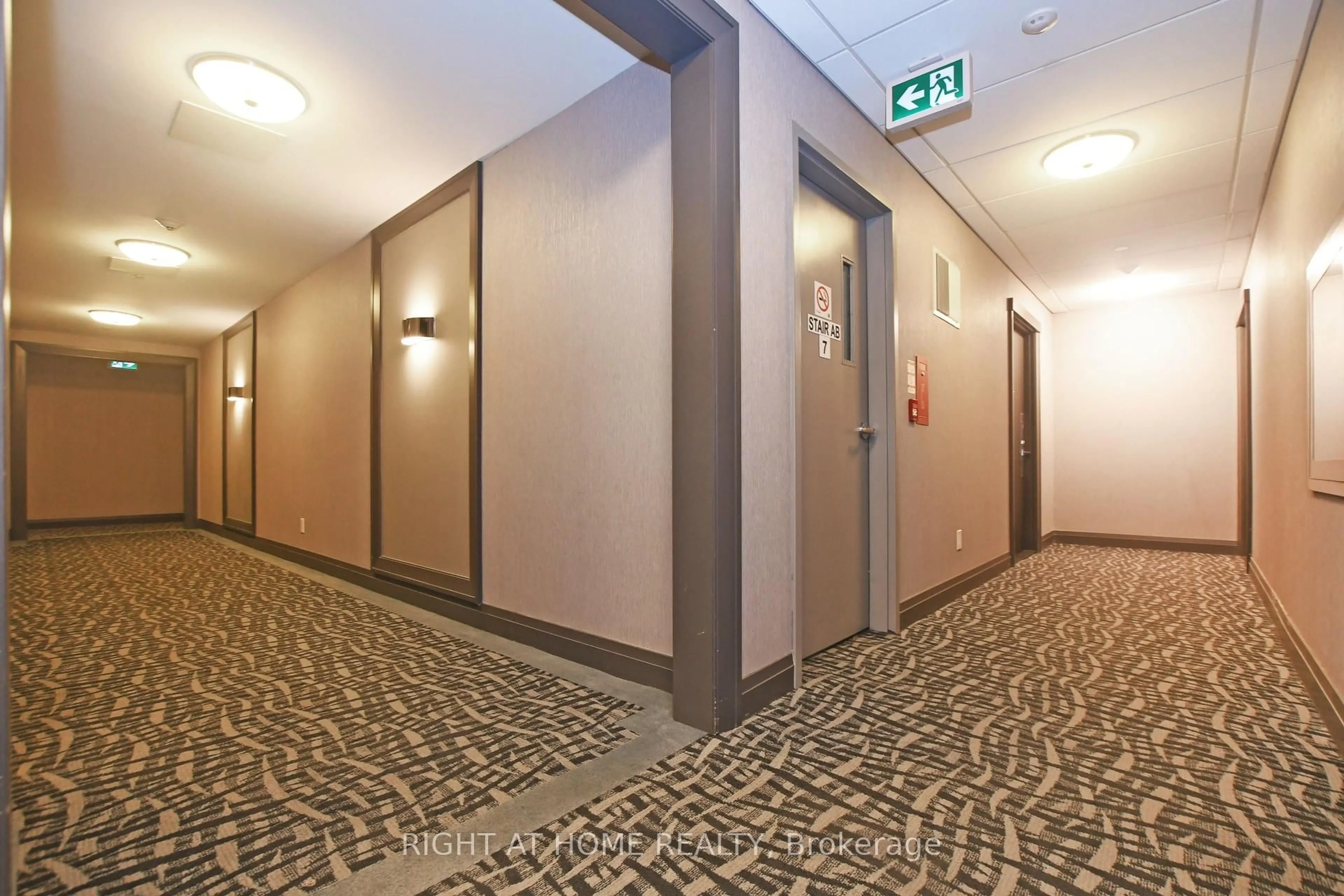 Indoor foyer for 3600 Hwy 7 Rd #720, Vaughan Ontario L4L 0G7