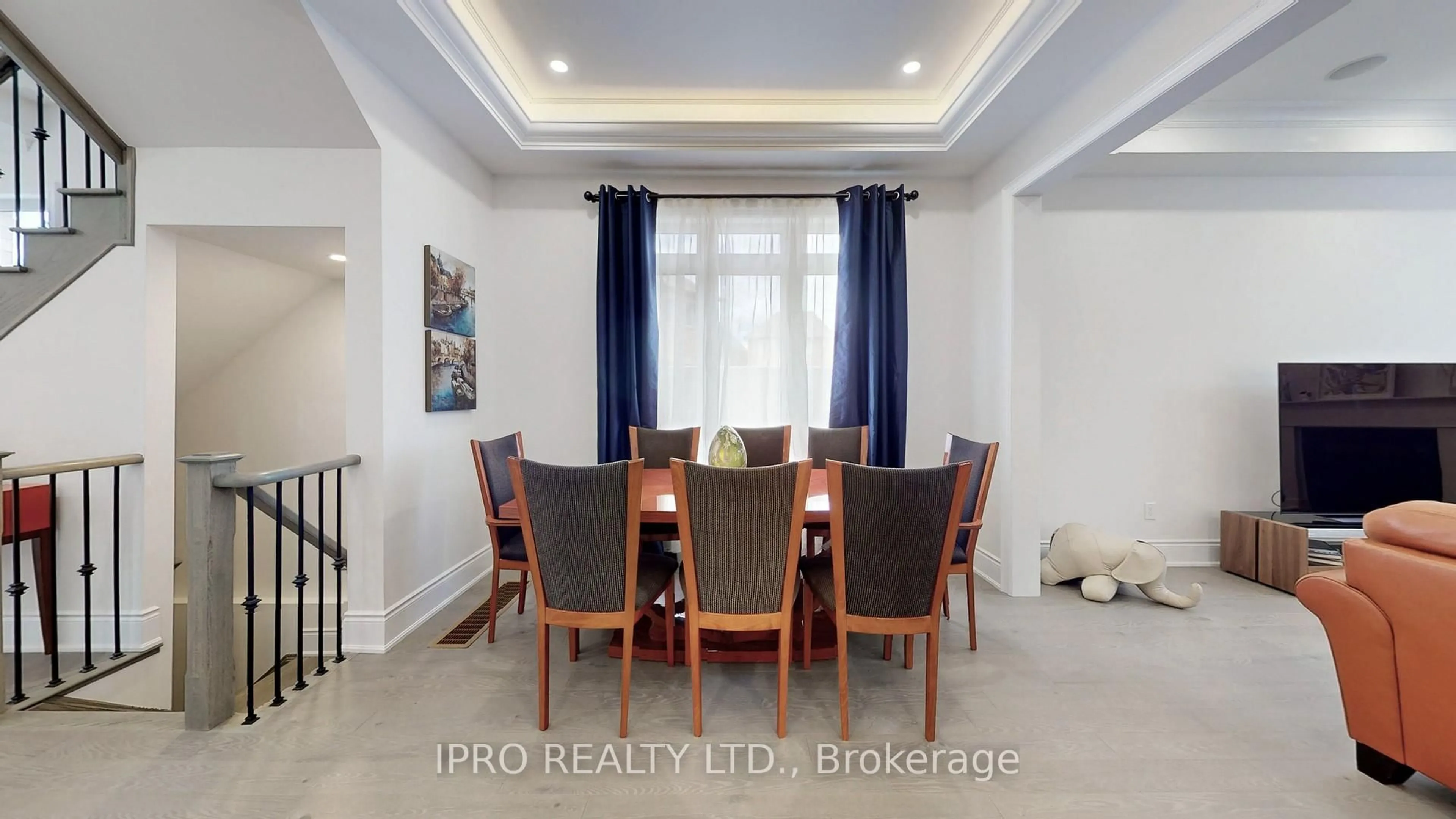 Dining room, ceramic/tile floor for 20 Clara May Ave, East Gwillimbury Ontario L9N 0R4