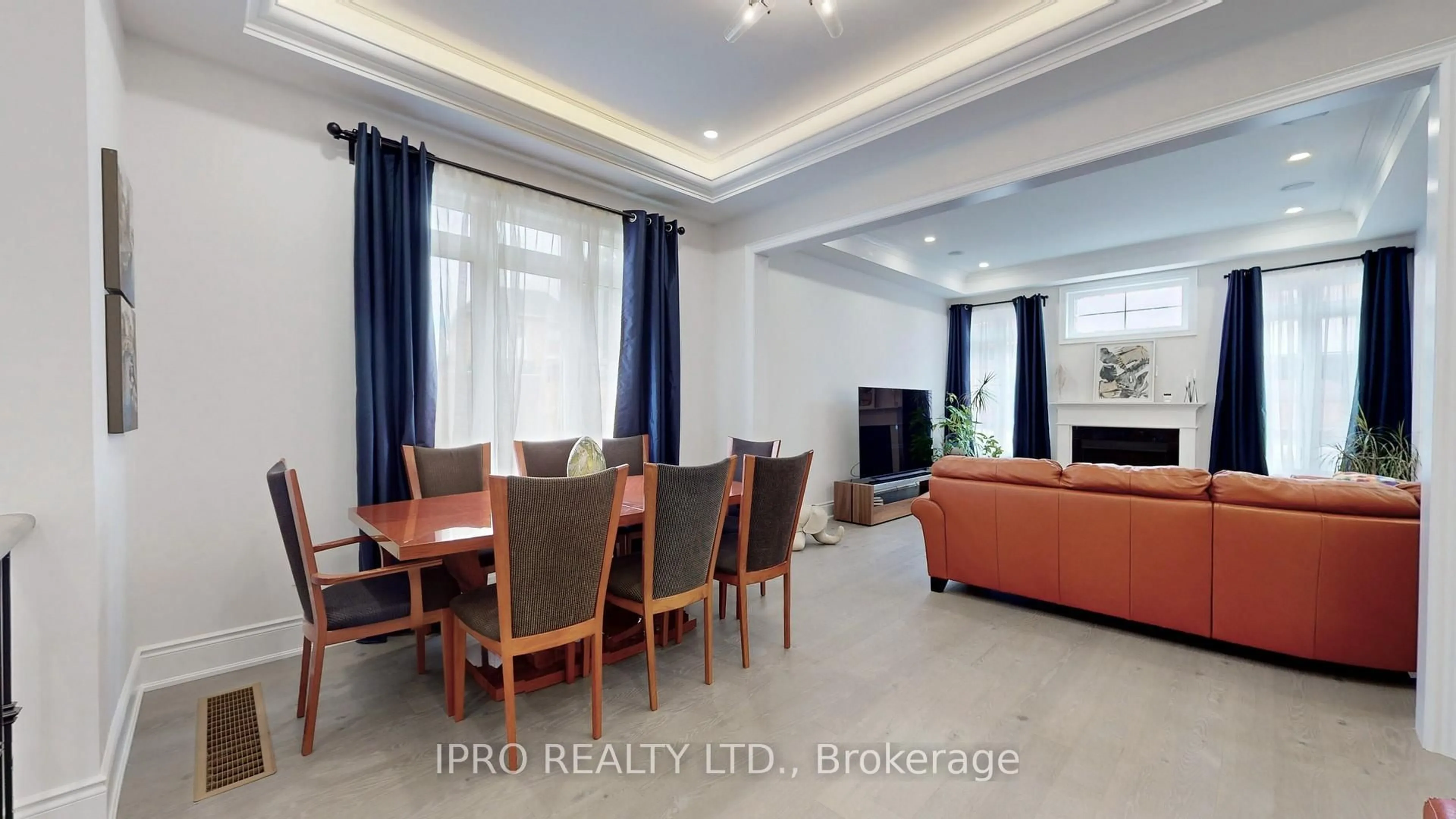 Dining room, unknown for 20 Clara May Ave, East Gwillimbury Ontario L9N 0R4