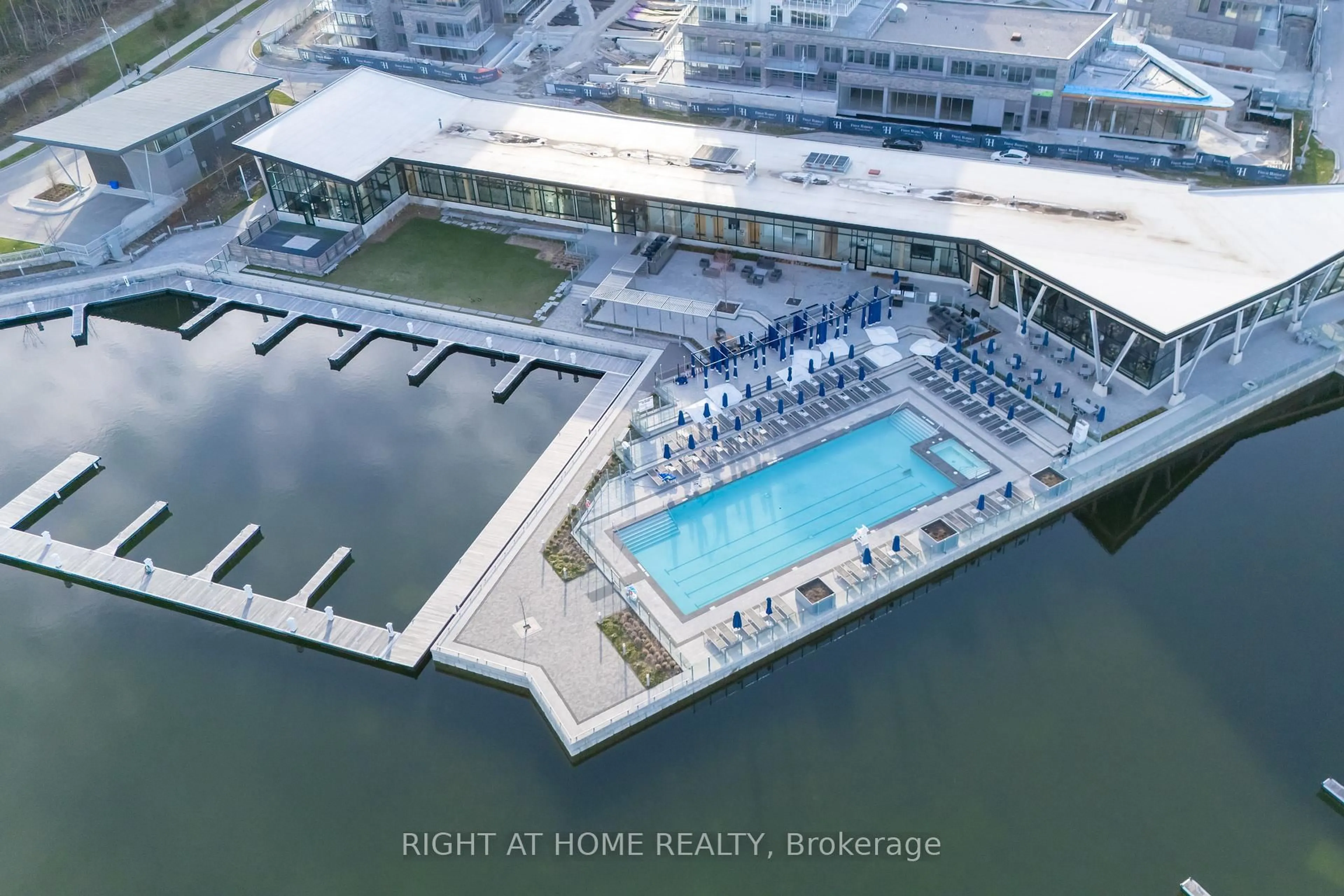 Pool for 415 Sea Ray Ave #202, Innisfil Ontario L9S 0R5
