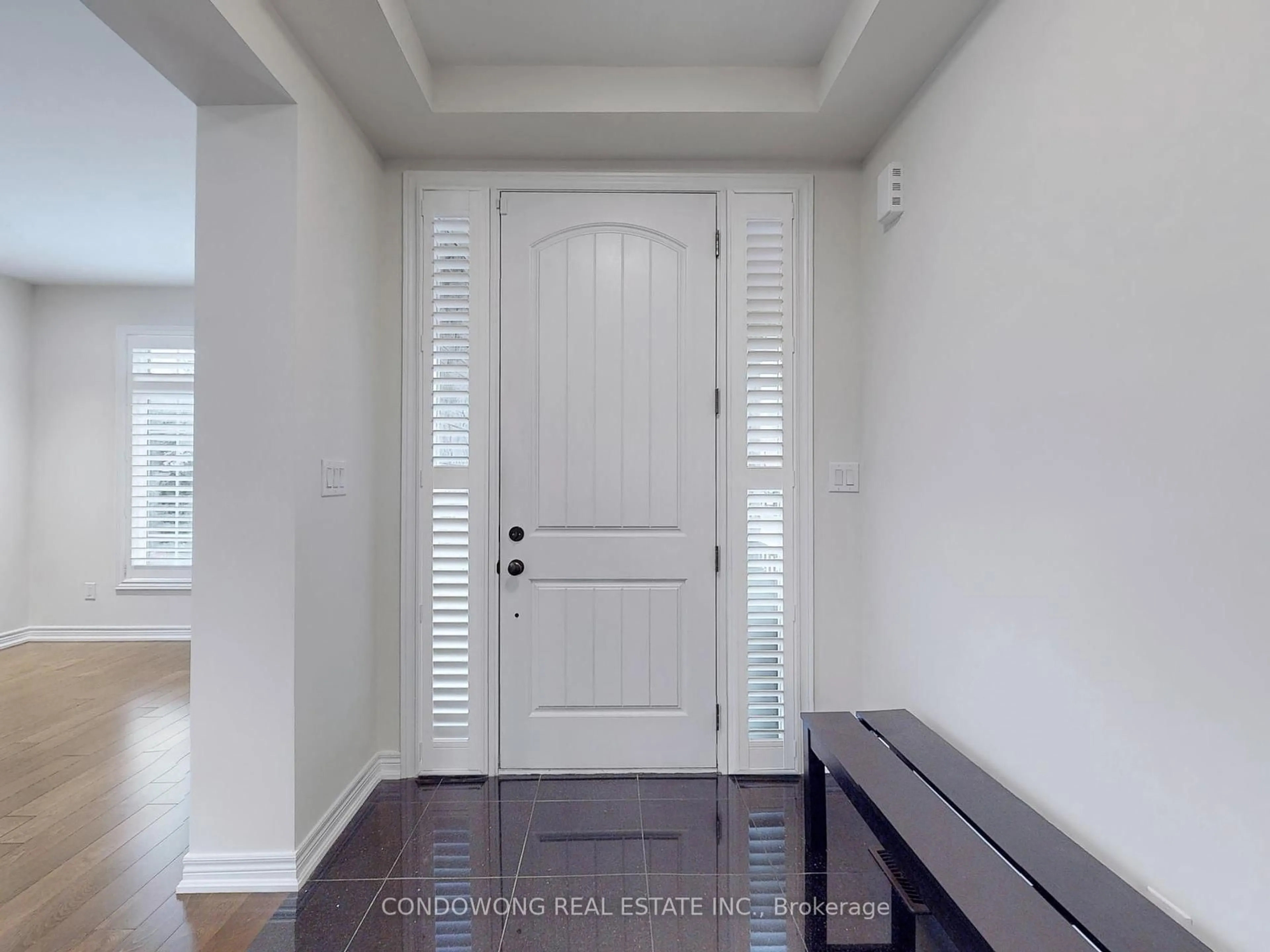Indoor entryway for 7 Yorkton Blvd, Markham Ontario L6C 0J9