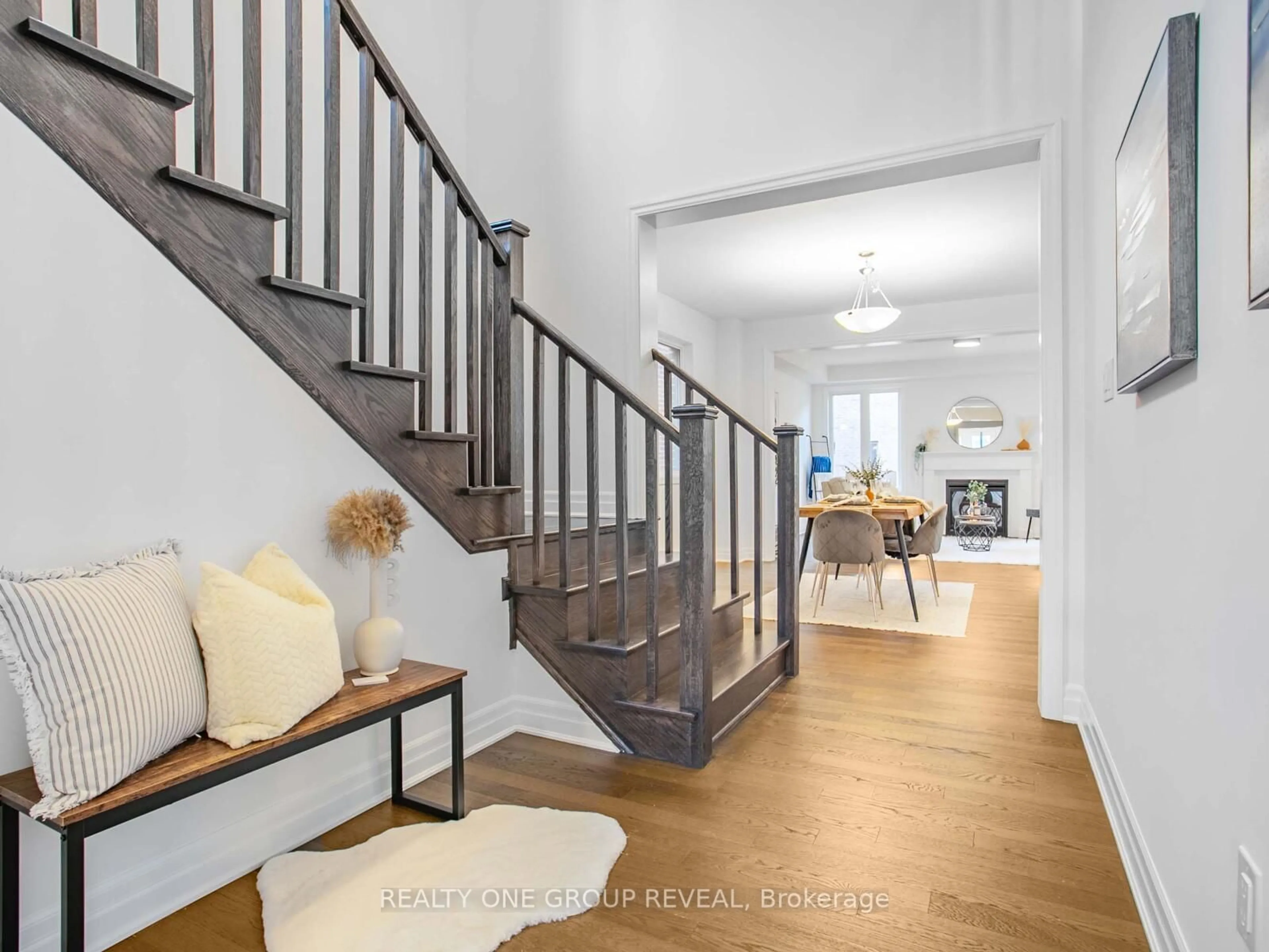 Indoor entryway for 4 Spring Oak Cres, Markham Ontario L6C 3R6