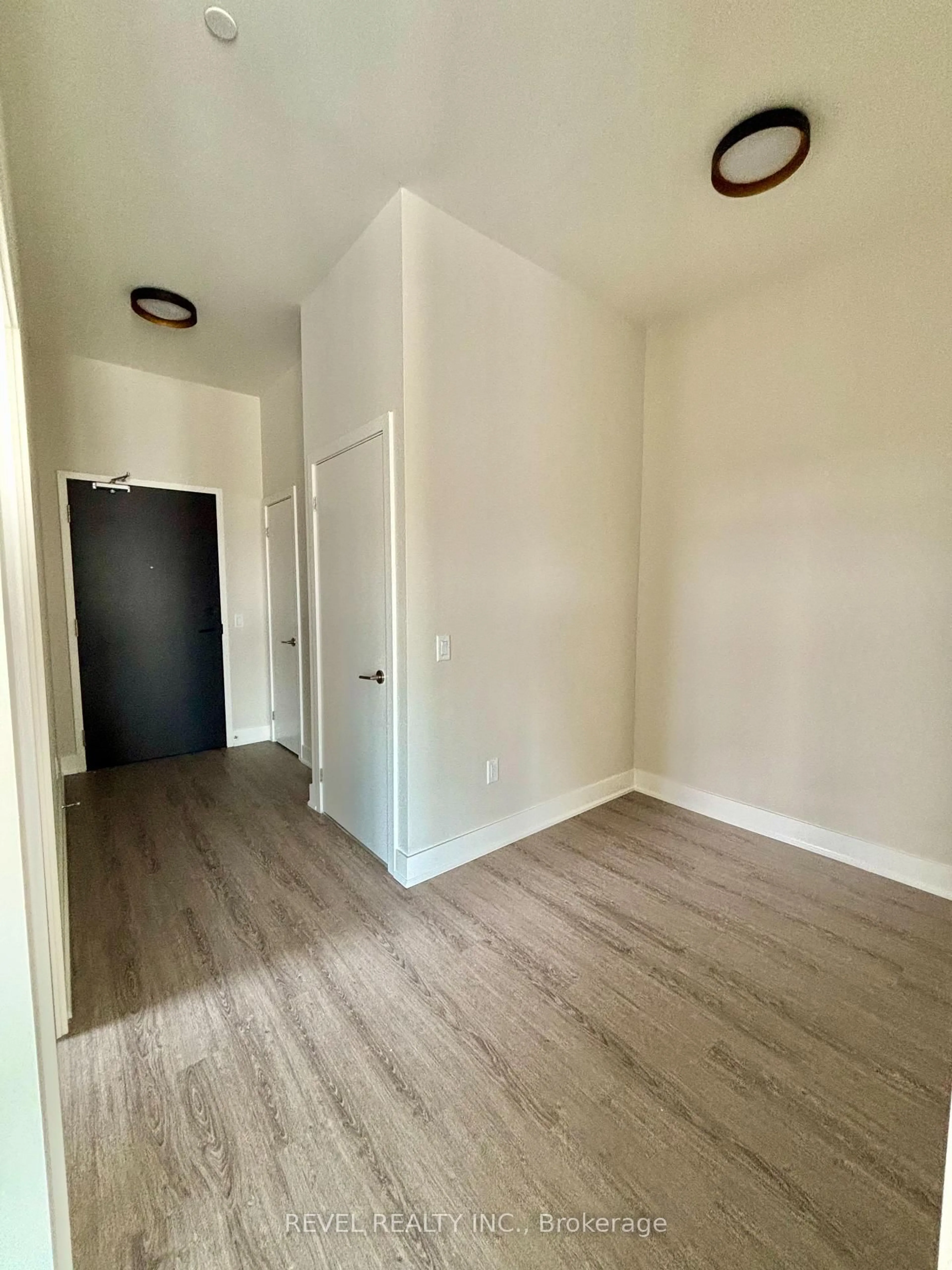 A pic of a room for 185 Deerfield Rd #1503, Newmarket Ontario L3Y 0G7