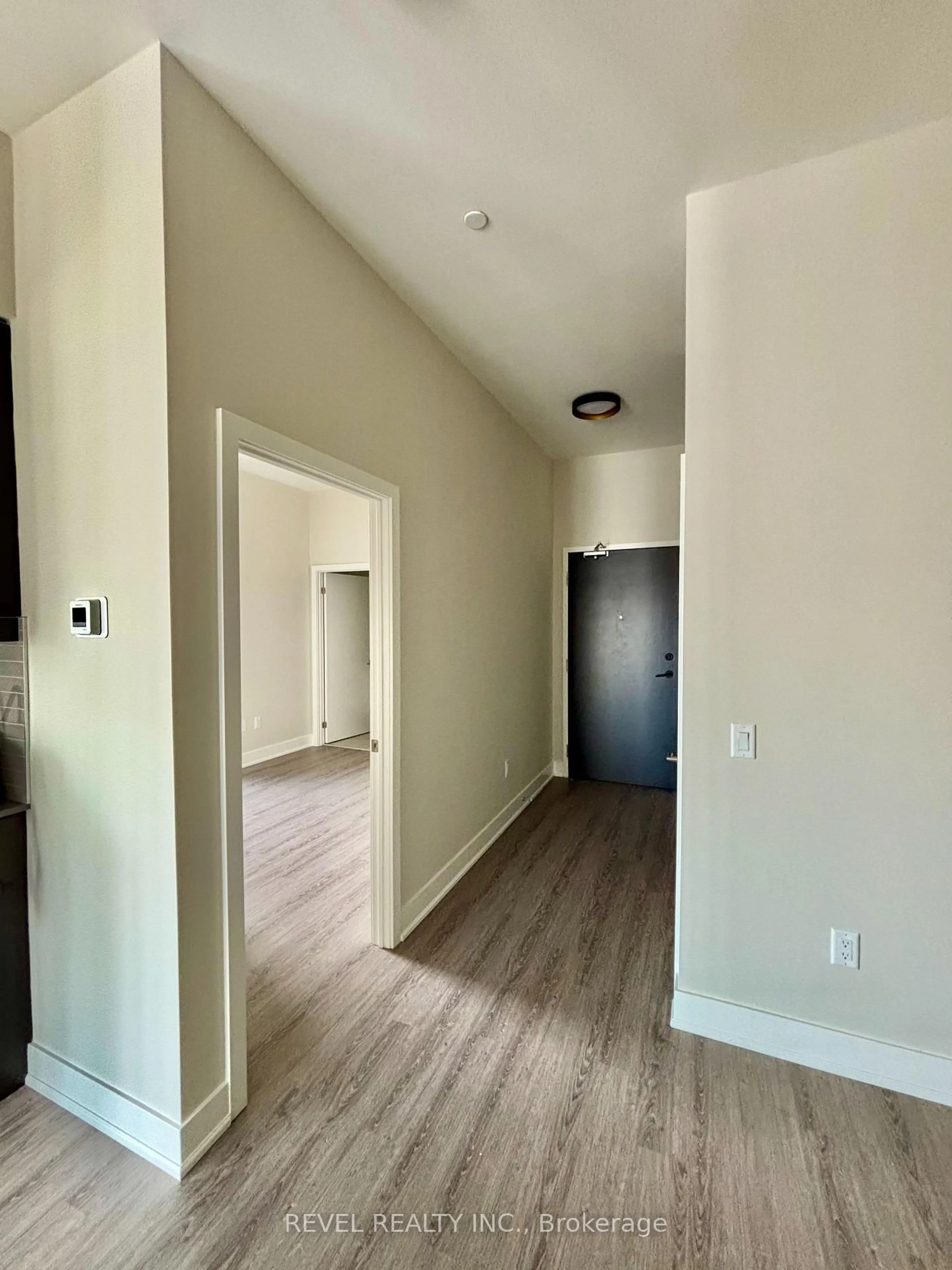 A pic of a room for 185 Deerfield Rd #1503, Newmarket Ontario L3Y 0G7