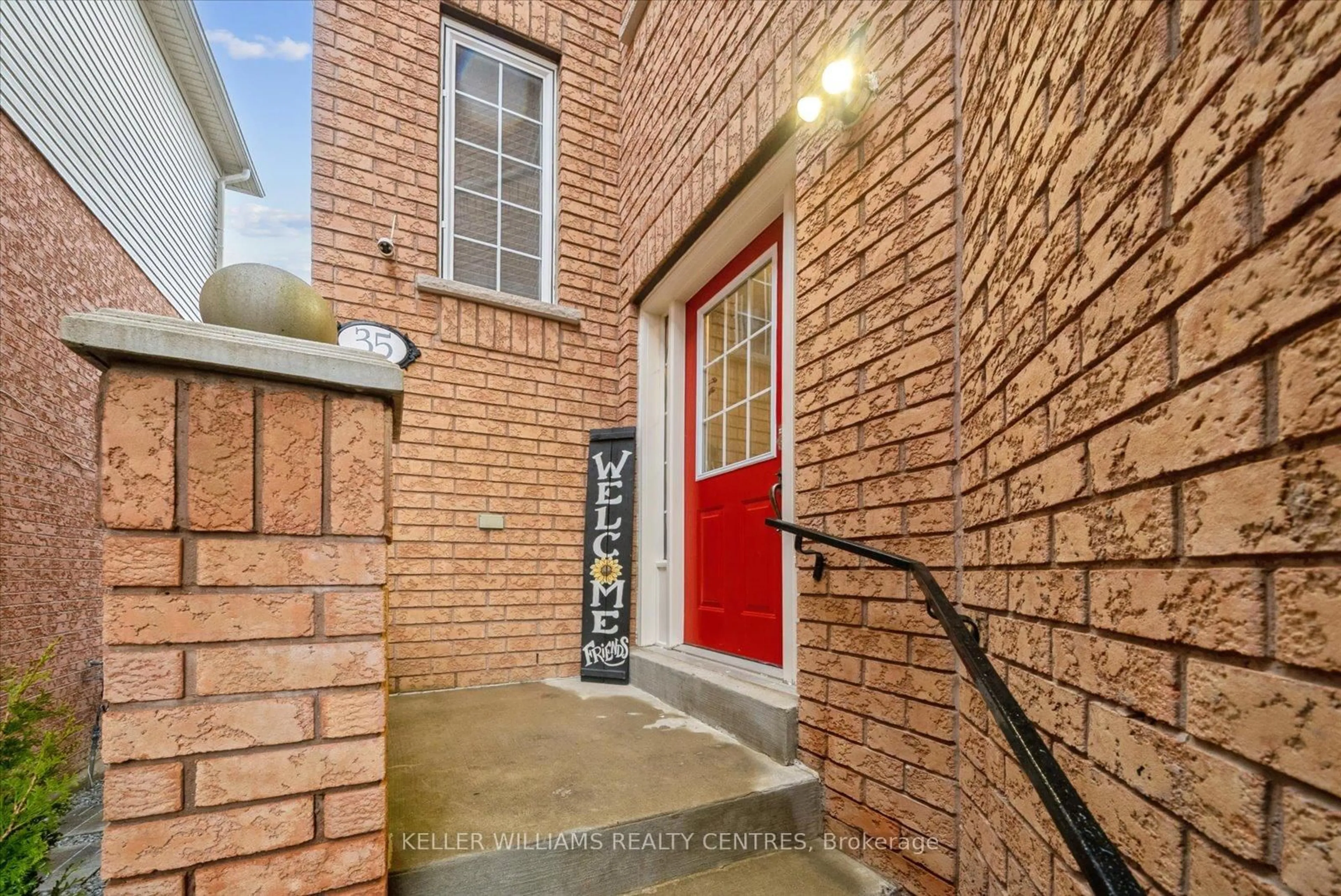 Unknown for 35 Millcliff Circ, Aurora Ontario L4G 7N7