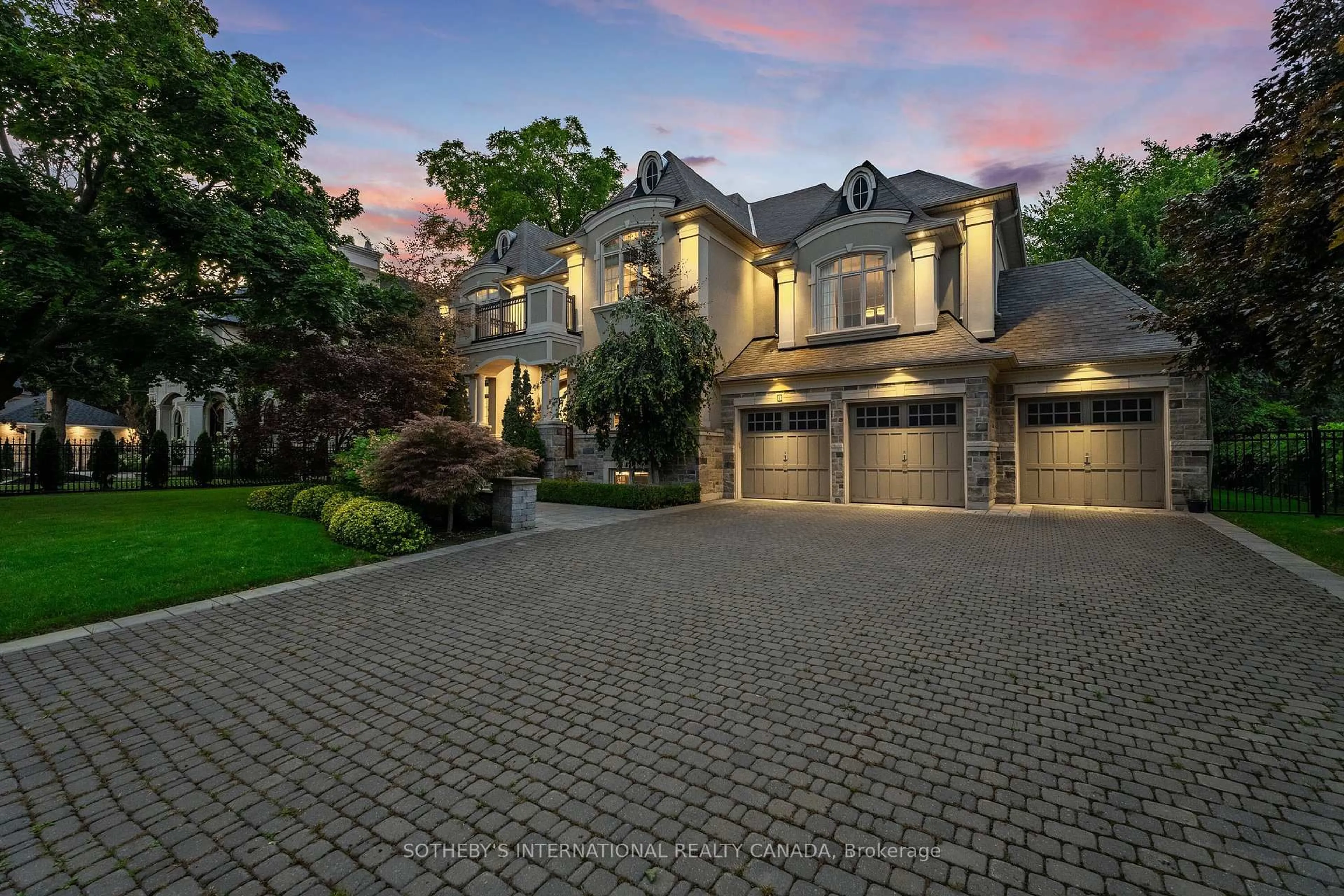 Home with brick exterior material, street for 8 Thornhill Ave, Vaughan Ontario L4J 1J4