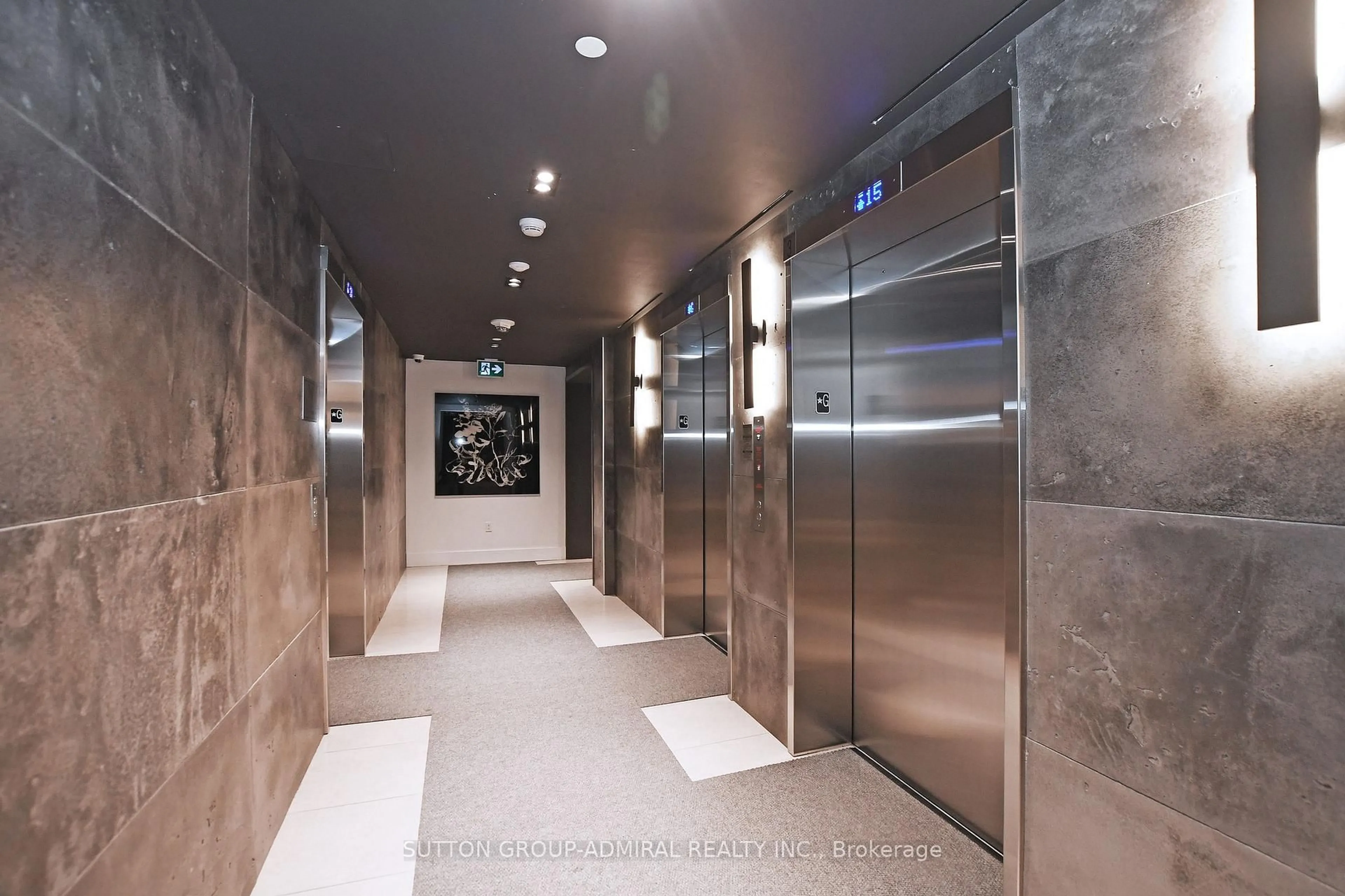 Indoor foyer for 8868 Yonge St #505-E, Richmond Hill Ontario L4C 0T4