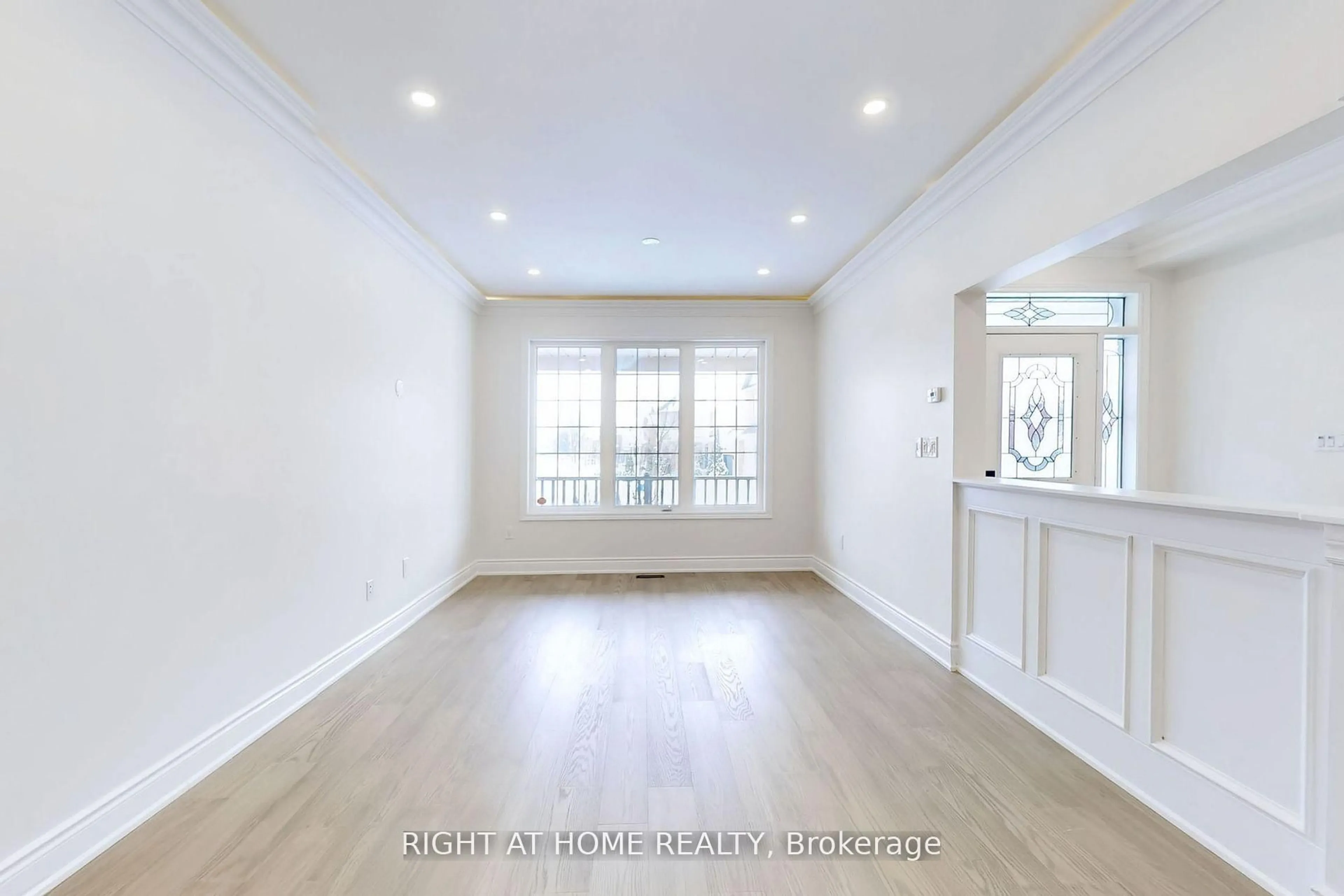 A pic of a room for 23 Waldron Cres, Richmond Hill Ontario L4E 4A3
