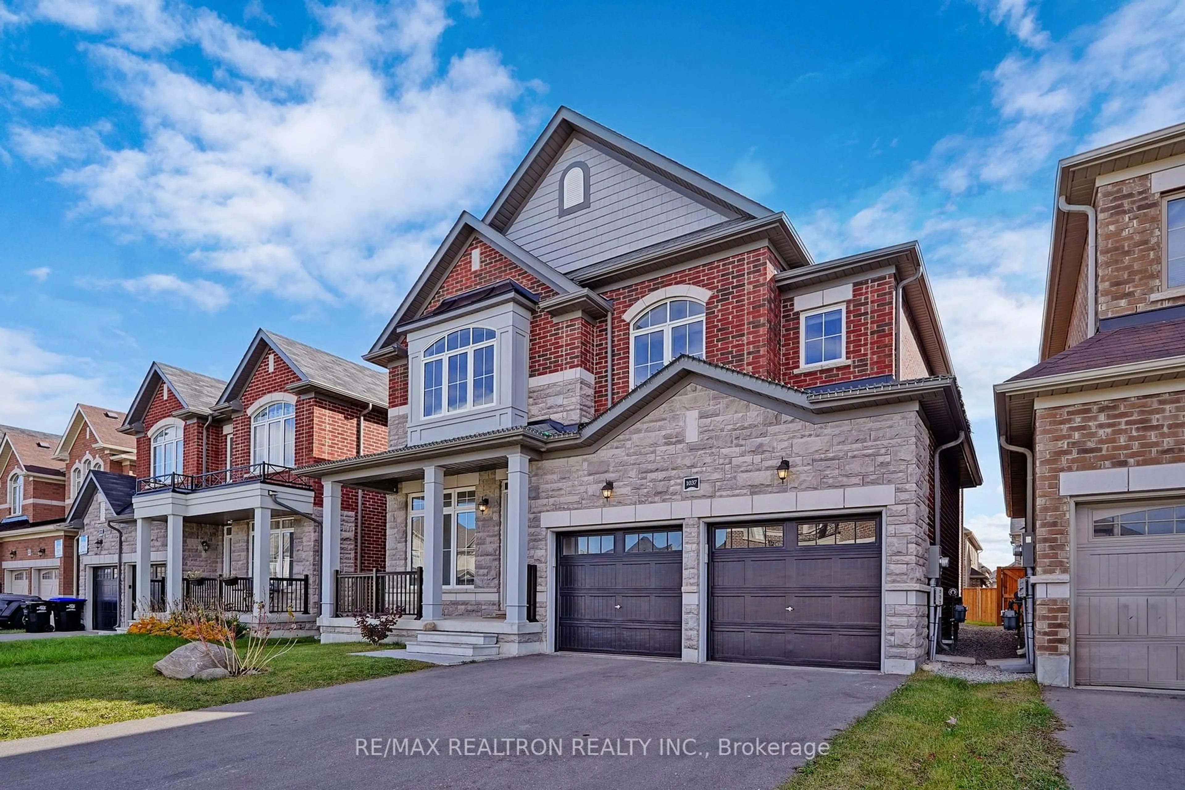 Home with brick exterior material, street for 1037 Larter St, Innisfil Ontario L9S 0N4