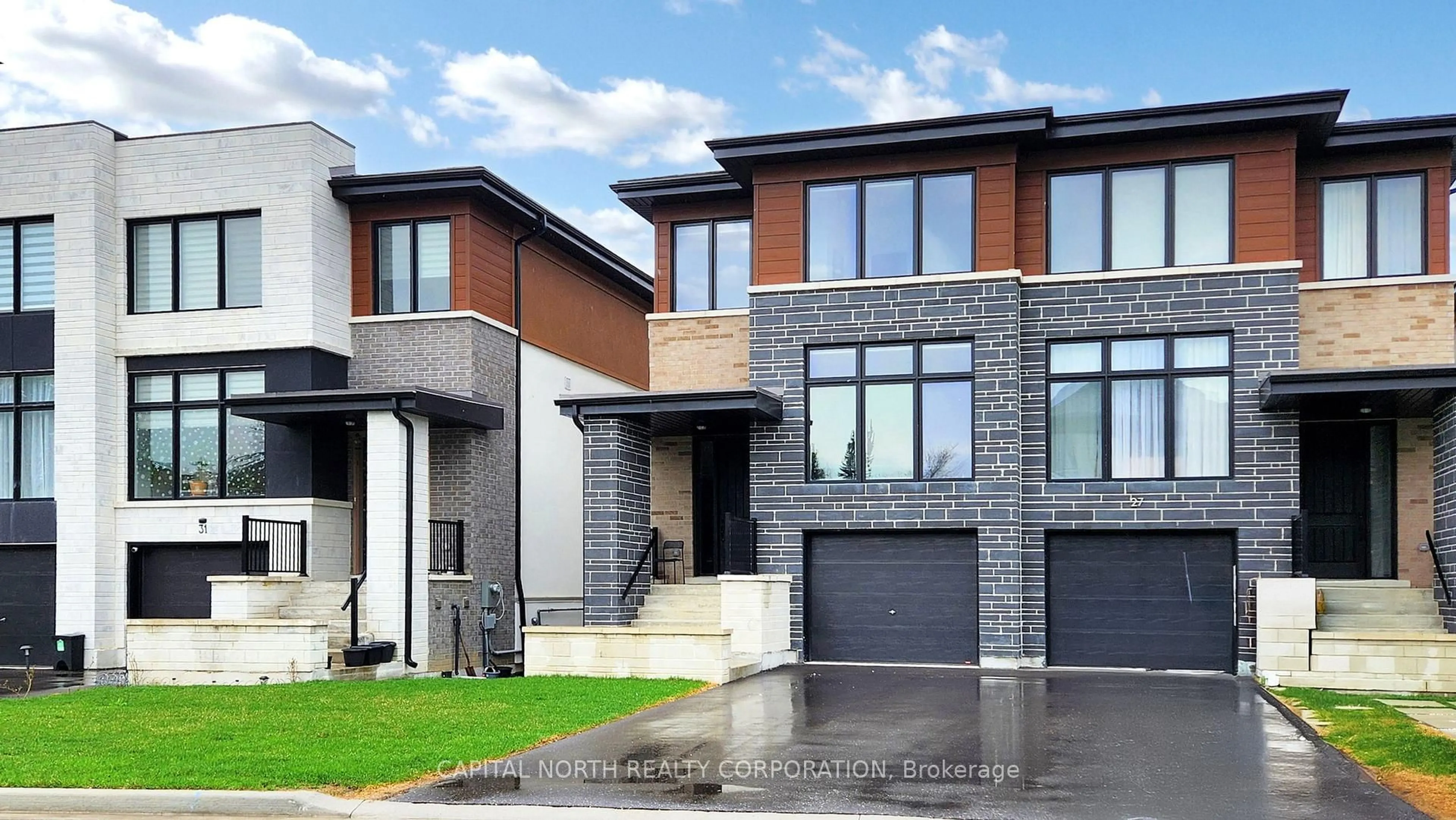 Home with brick exterior material, street for 29 Direzze Crt, Richmond Hill Ontario L4C 5T8