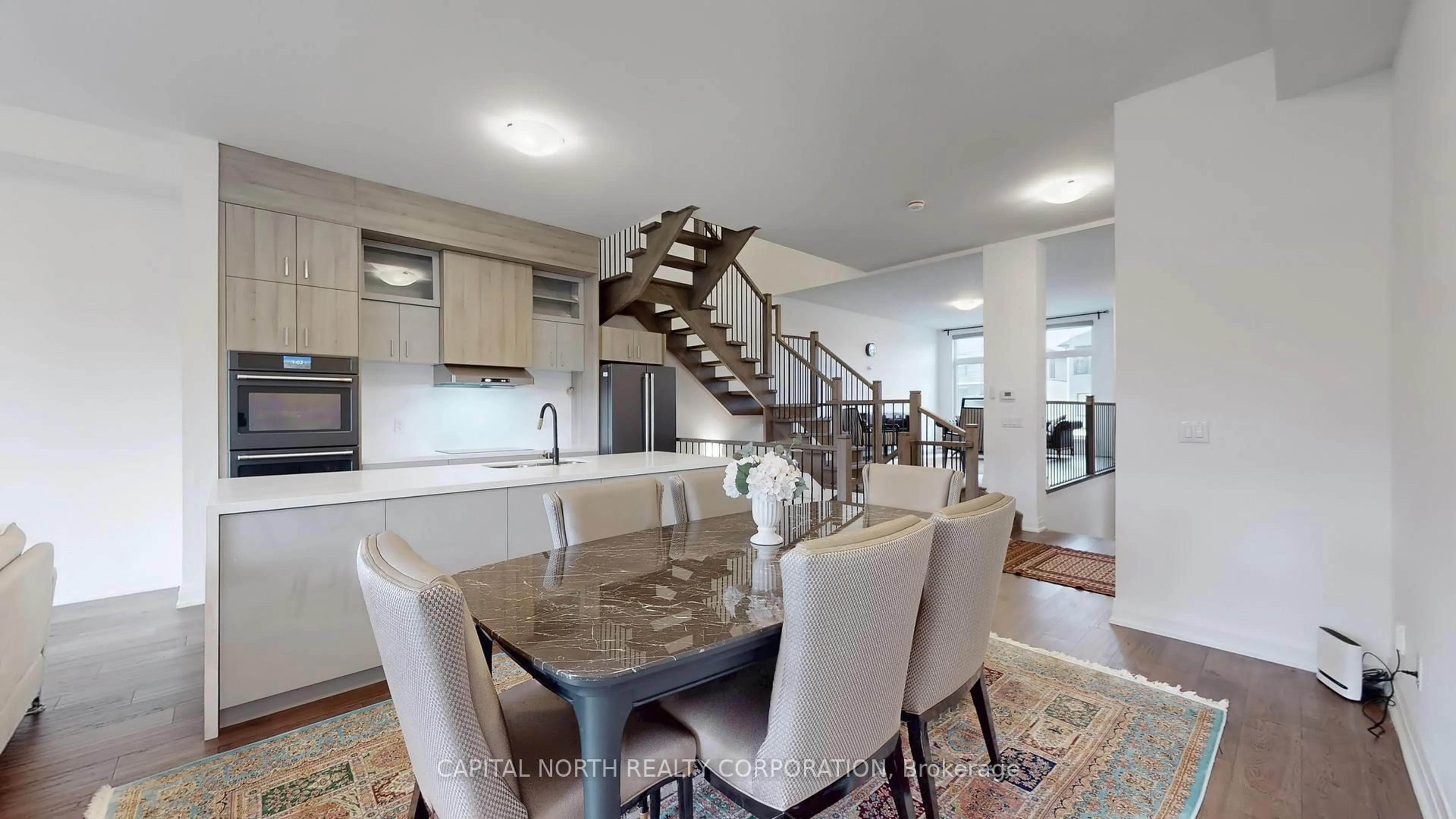 Open concept kitchen, unknown for 29 Direzze Crt, Richmond Hill Ontario L4C 5T8