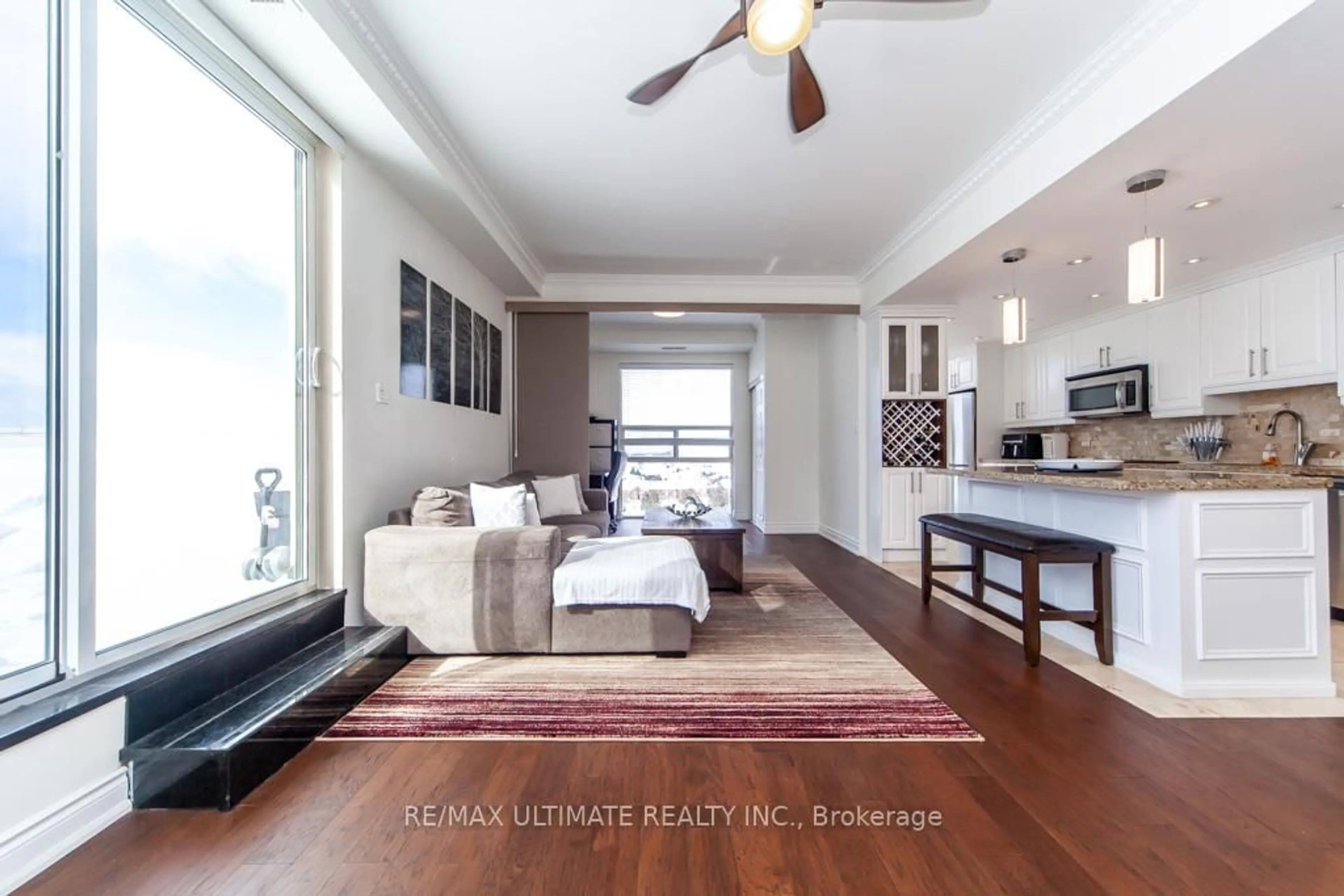 Living room with furniture, unknown for 40 Harding Blvd #PH15, Richmond Hill Ontario L4C 9S5